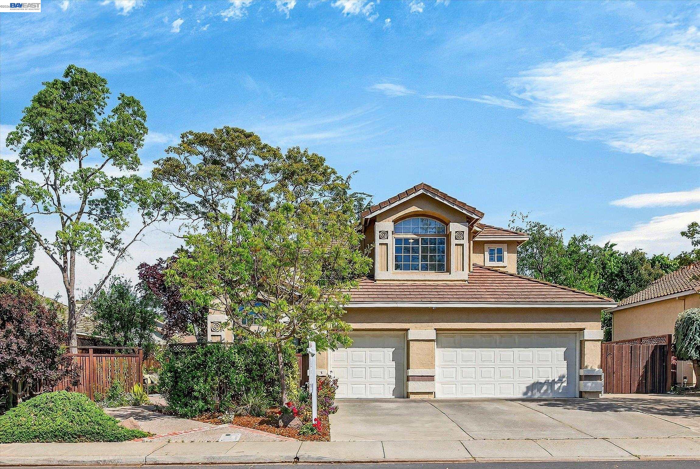 912 Loyola Way