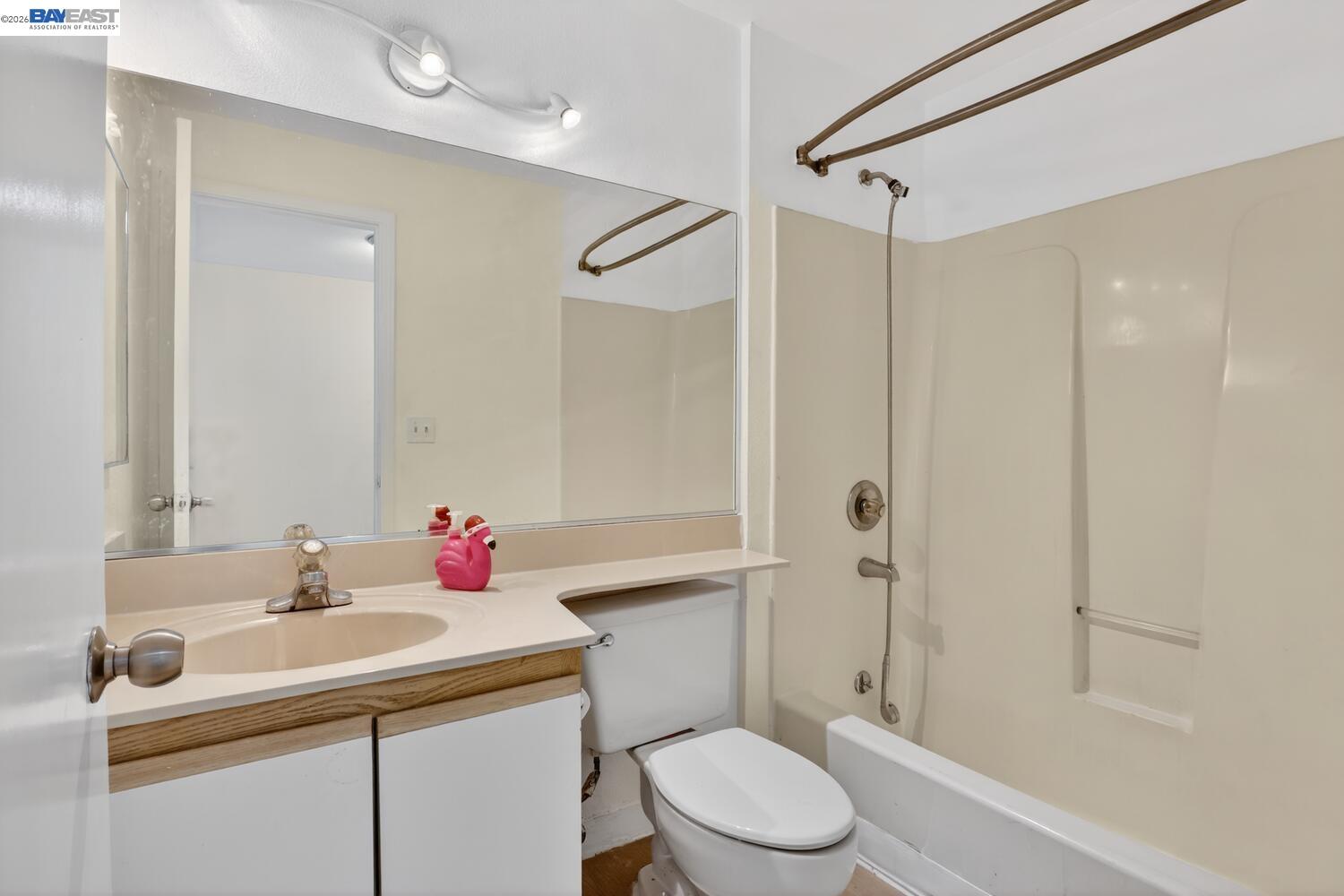 2901 Macarthur Blvd # 103