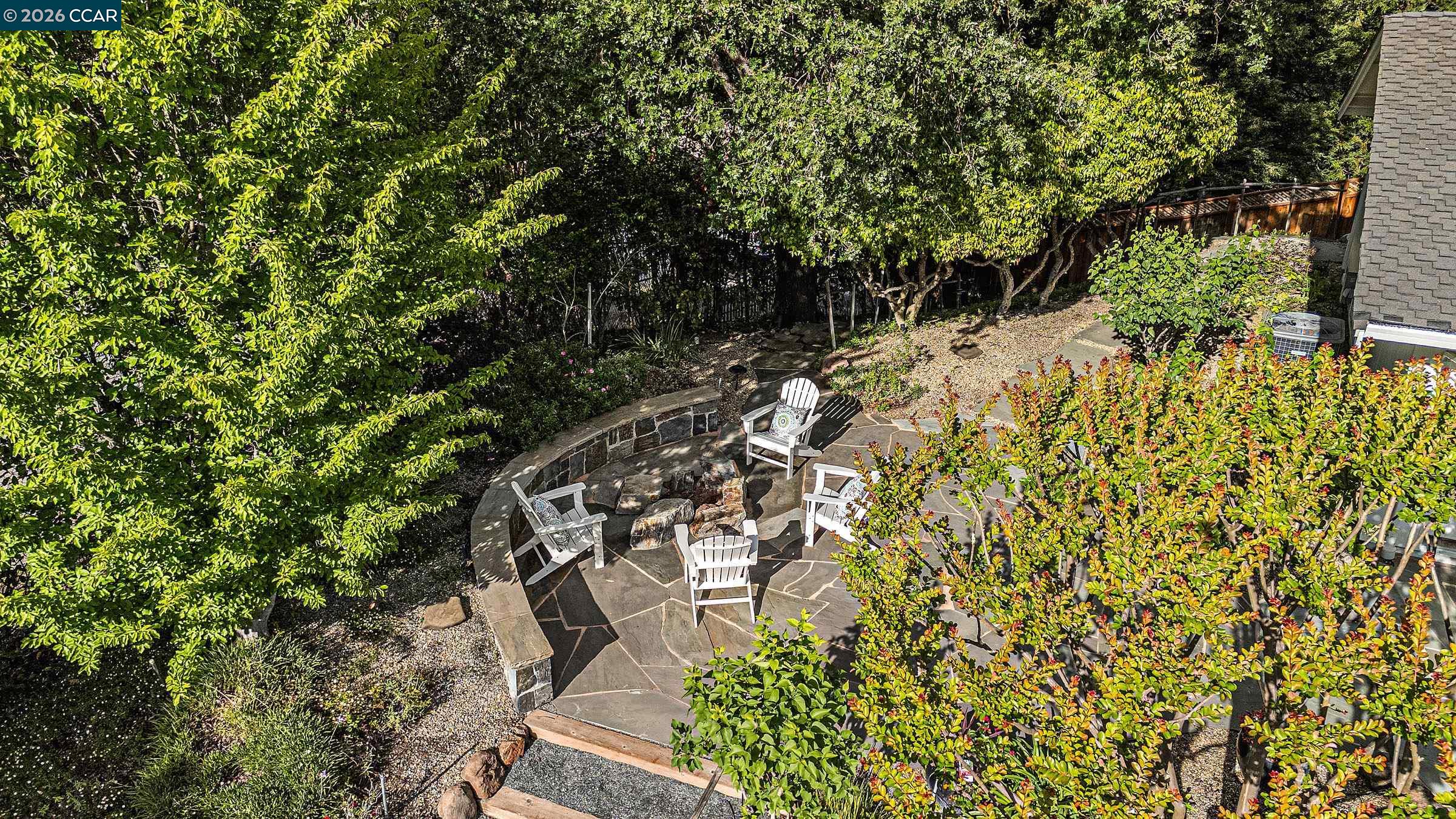 225 Pebble Ct