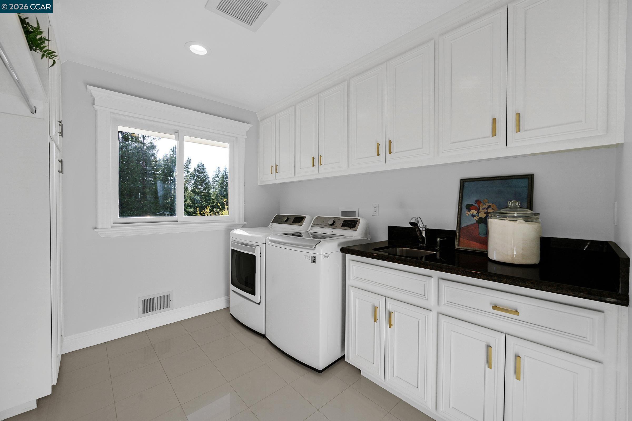 225 Pebble Ct