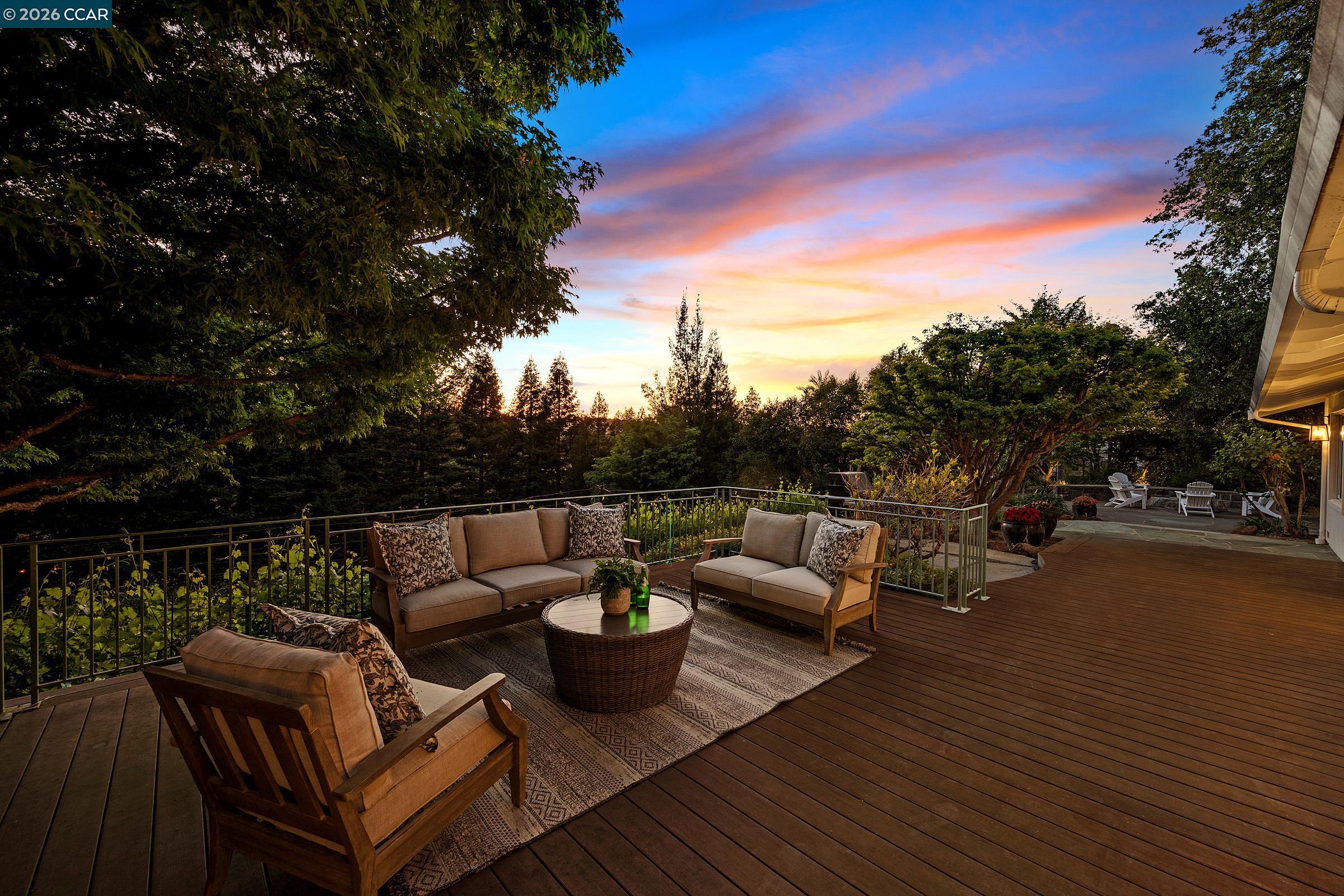 225 Pebble Ct