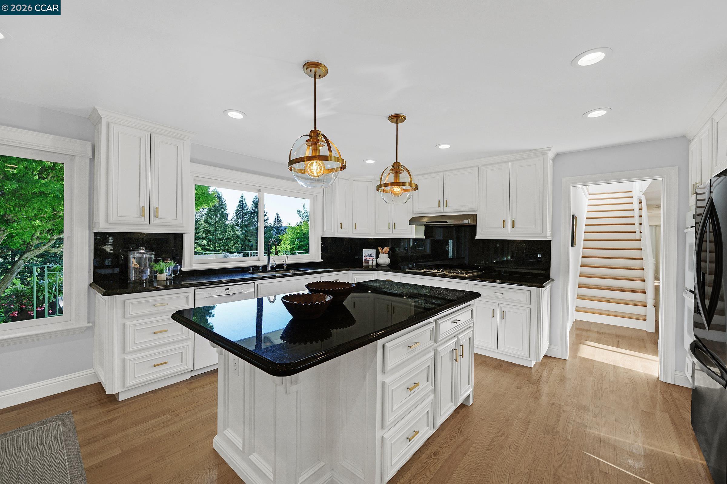 225 Pebble Ct