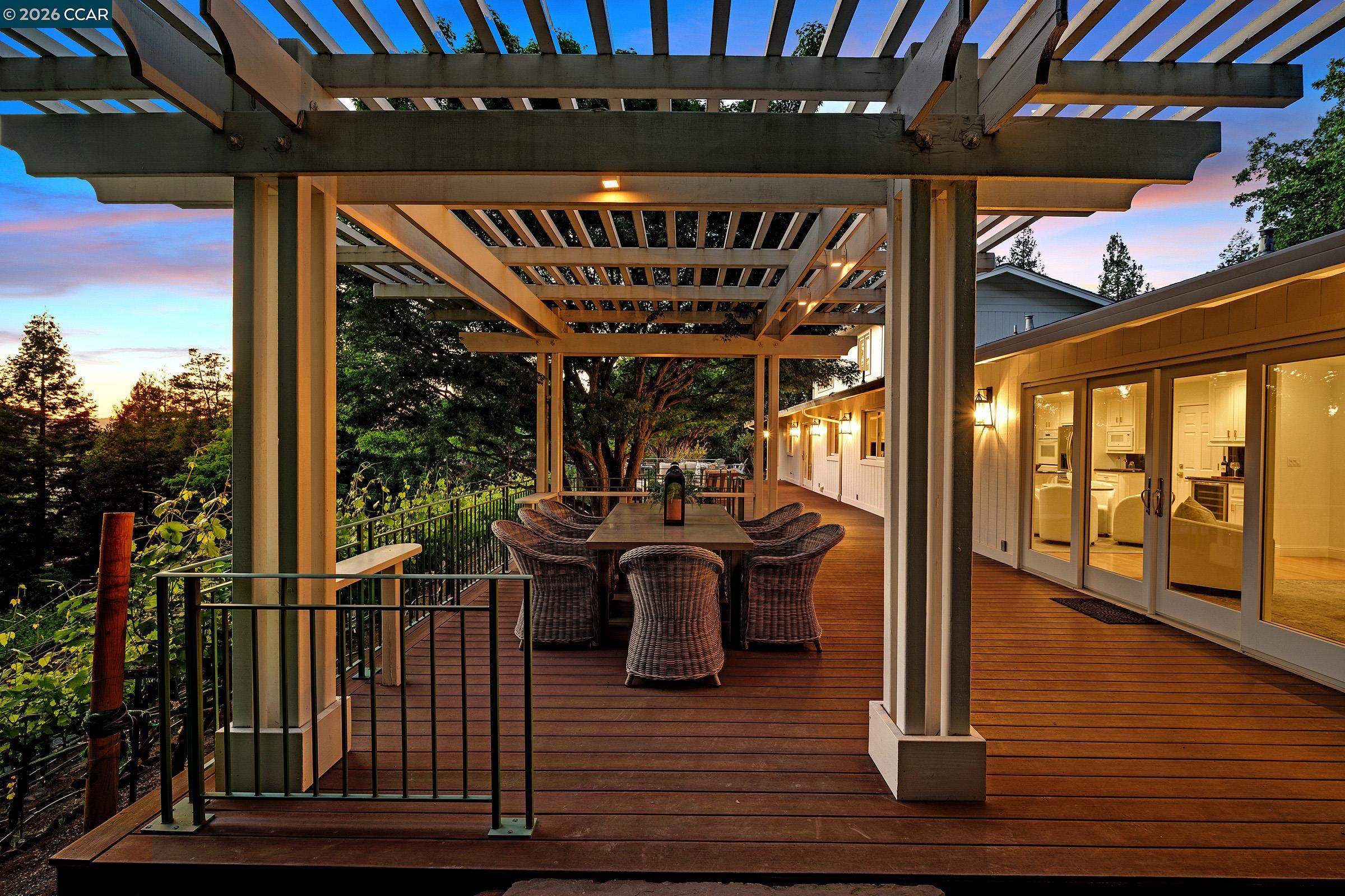 225 Pebble Ct