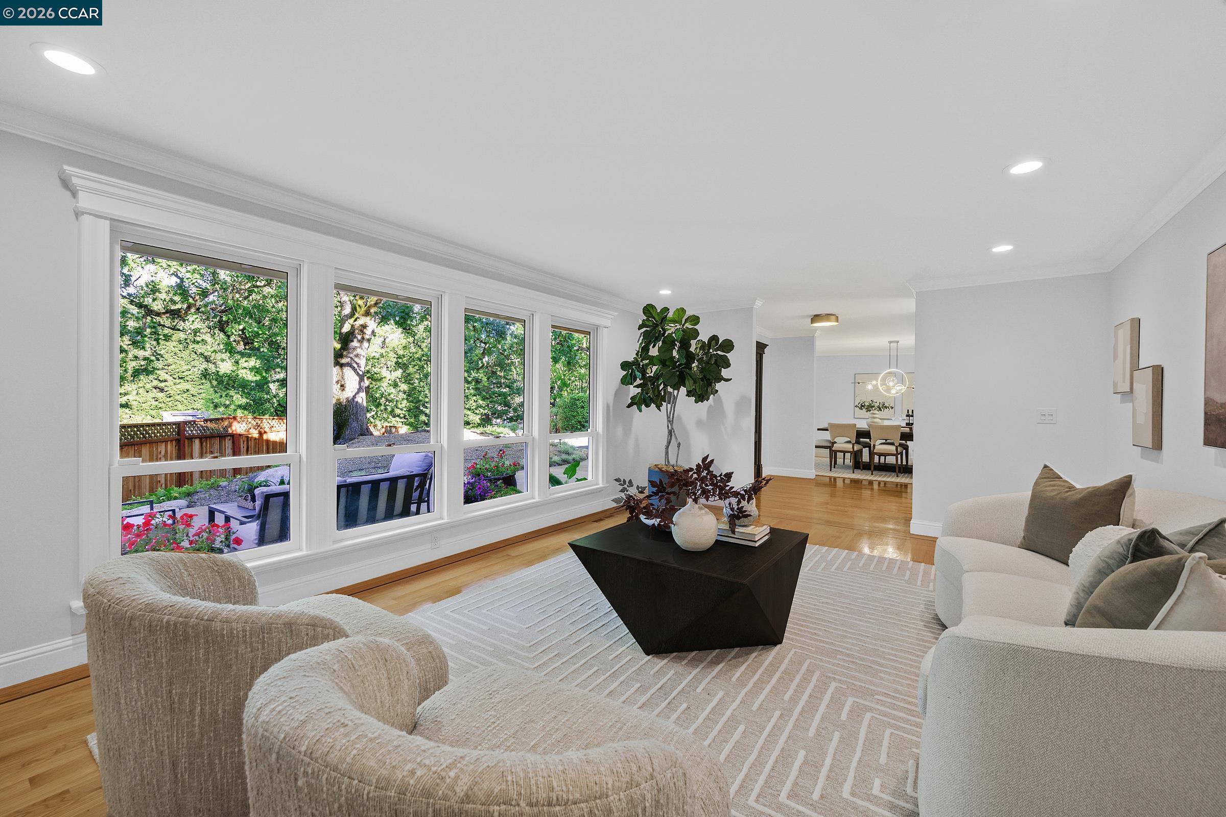 225 Pebble Ct