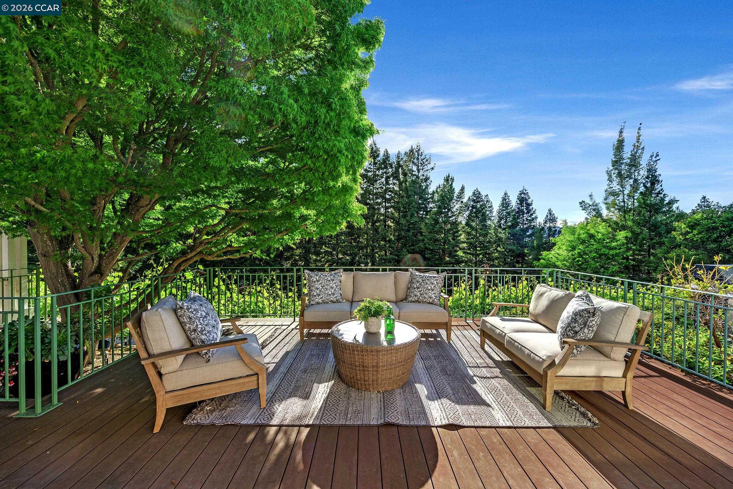 225 Pebble Ct