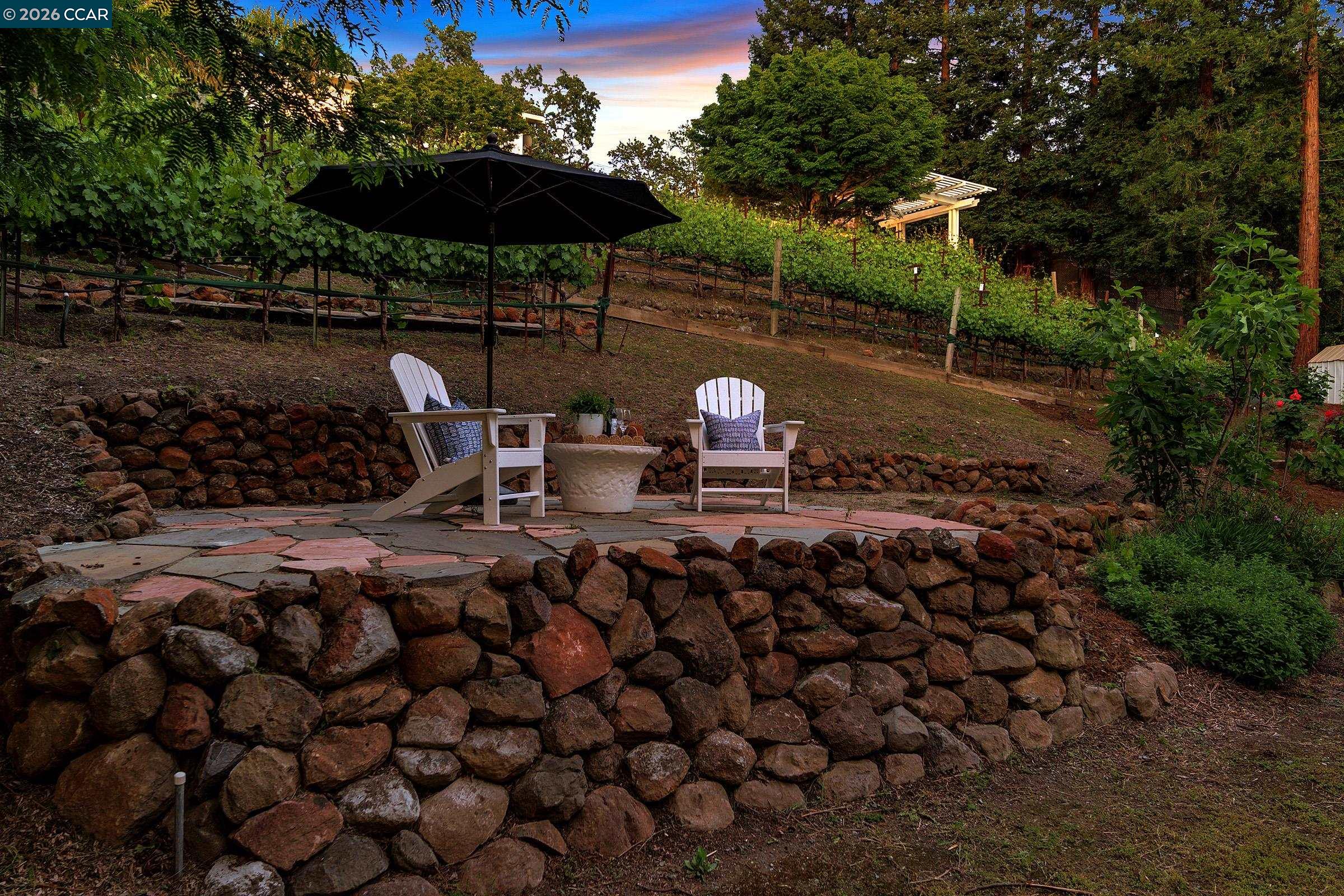 225 Pebble Ct