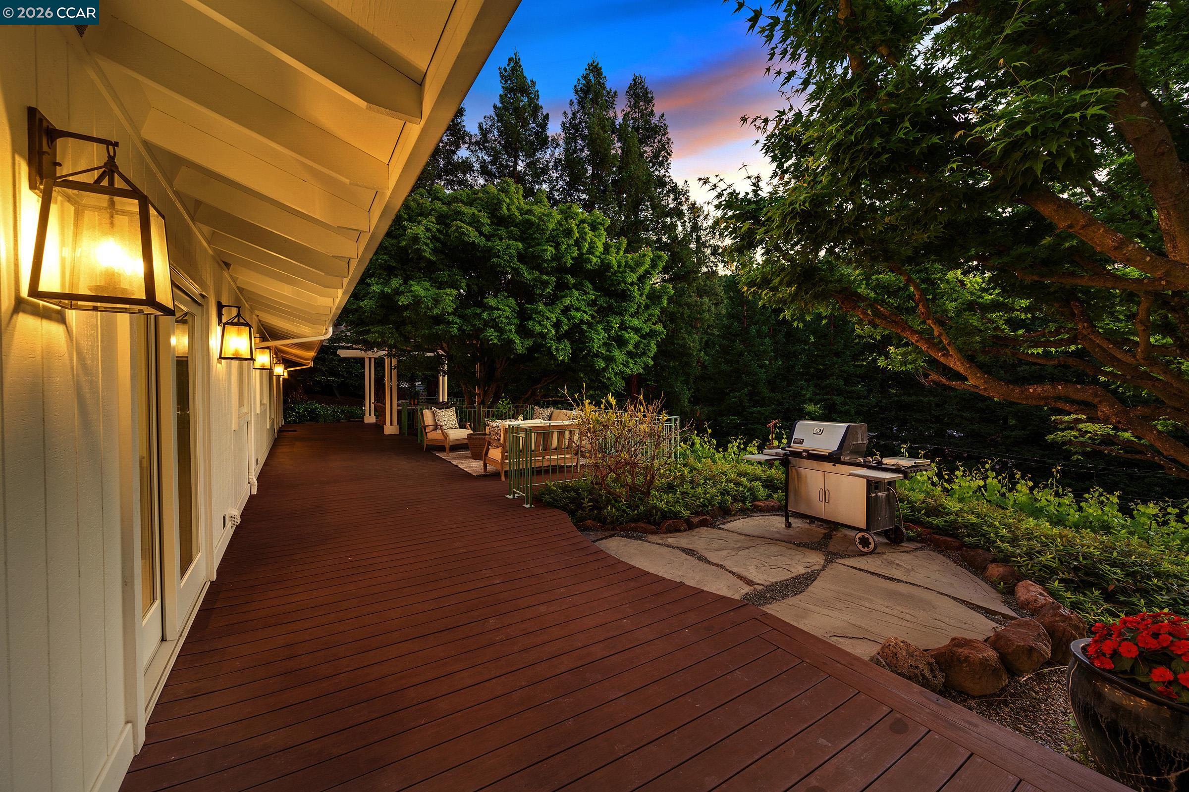 225 Pebble Ct
