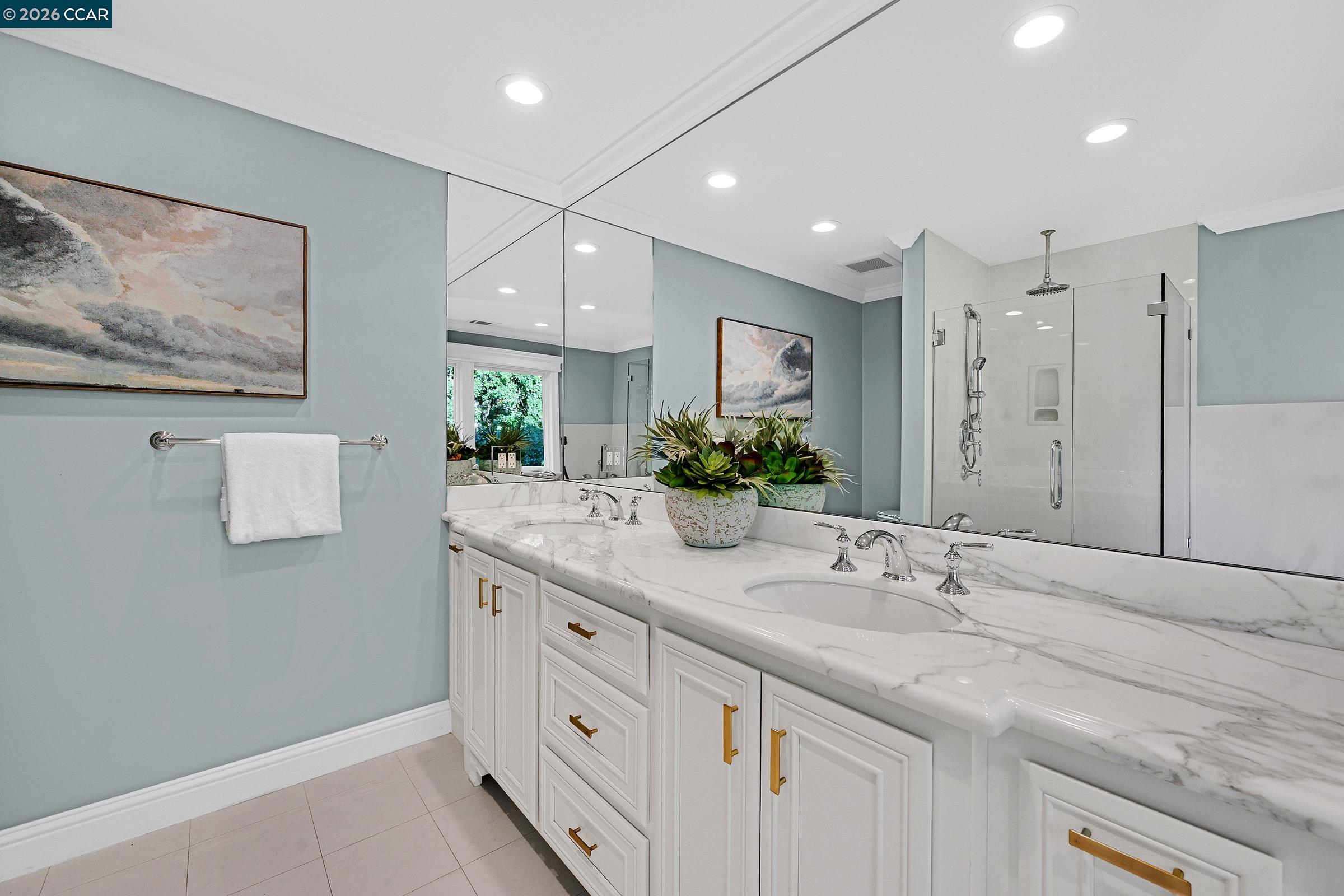 225 Pebble Ct