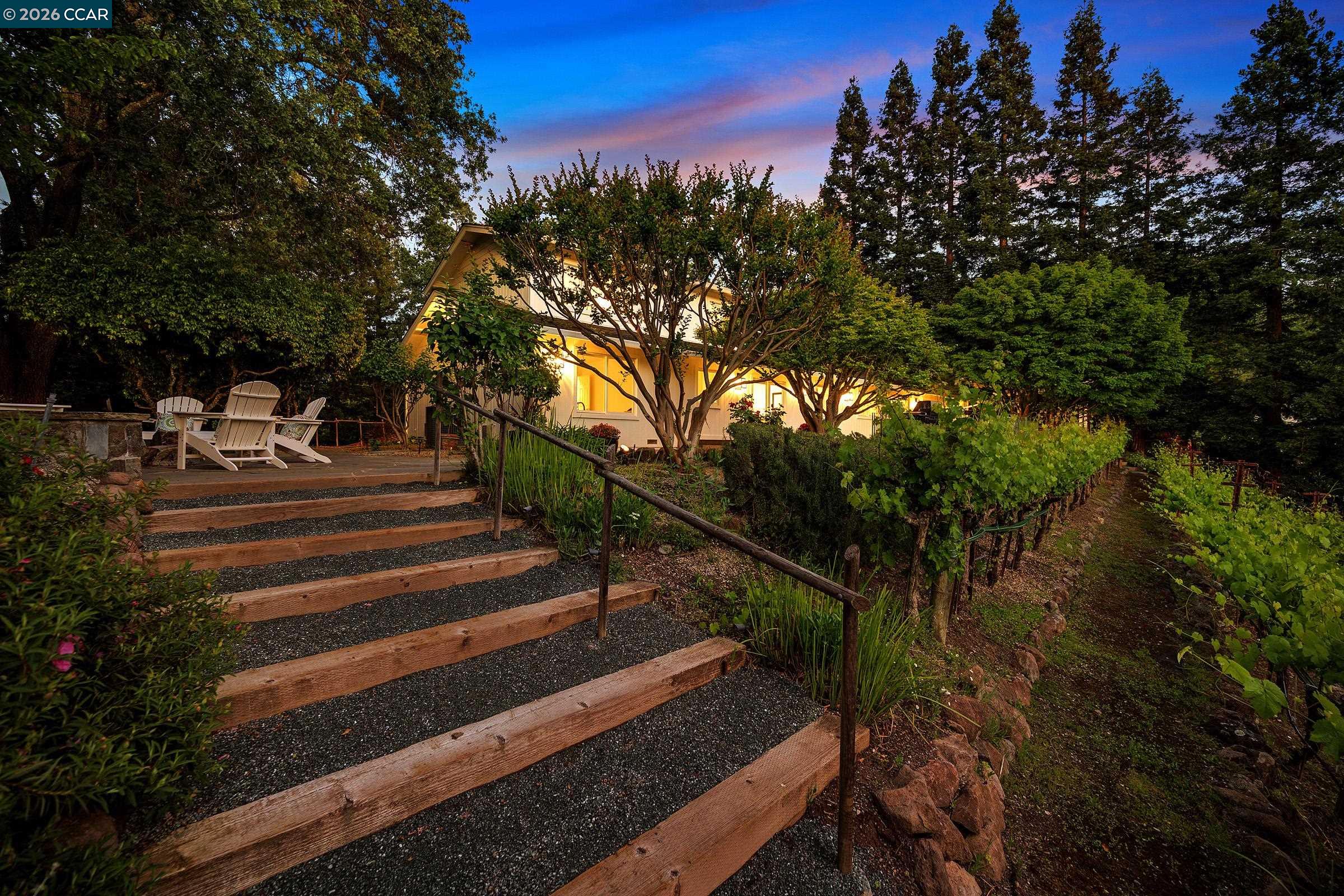 225 Pebble Ct
