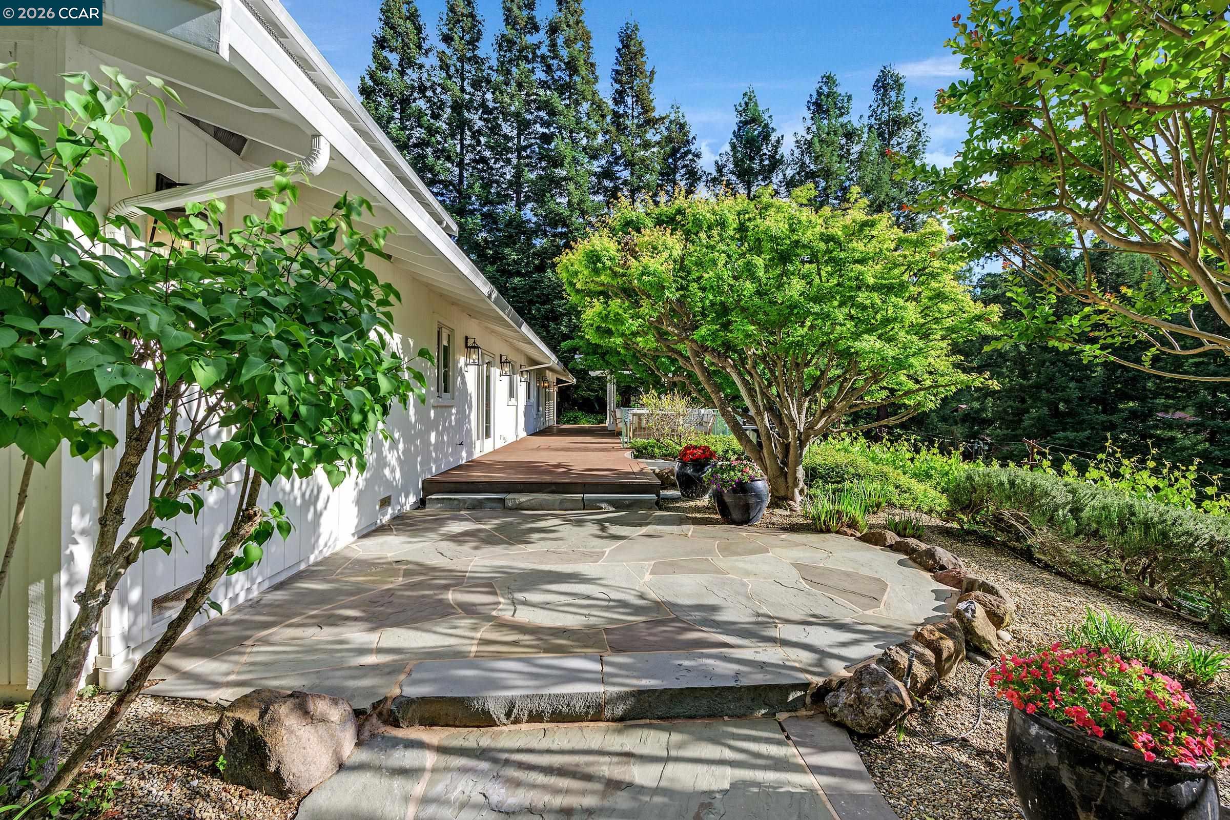225 Pebble Ct