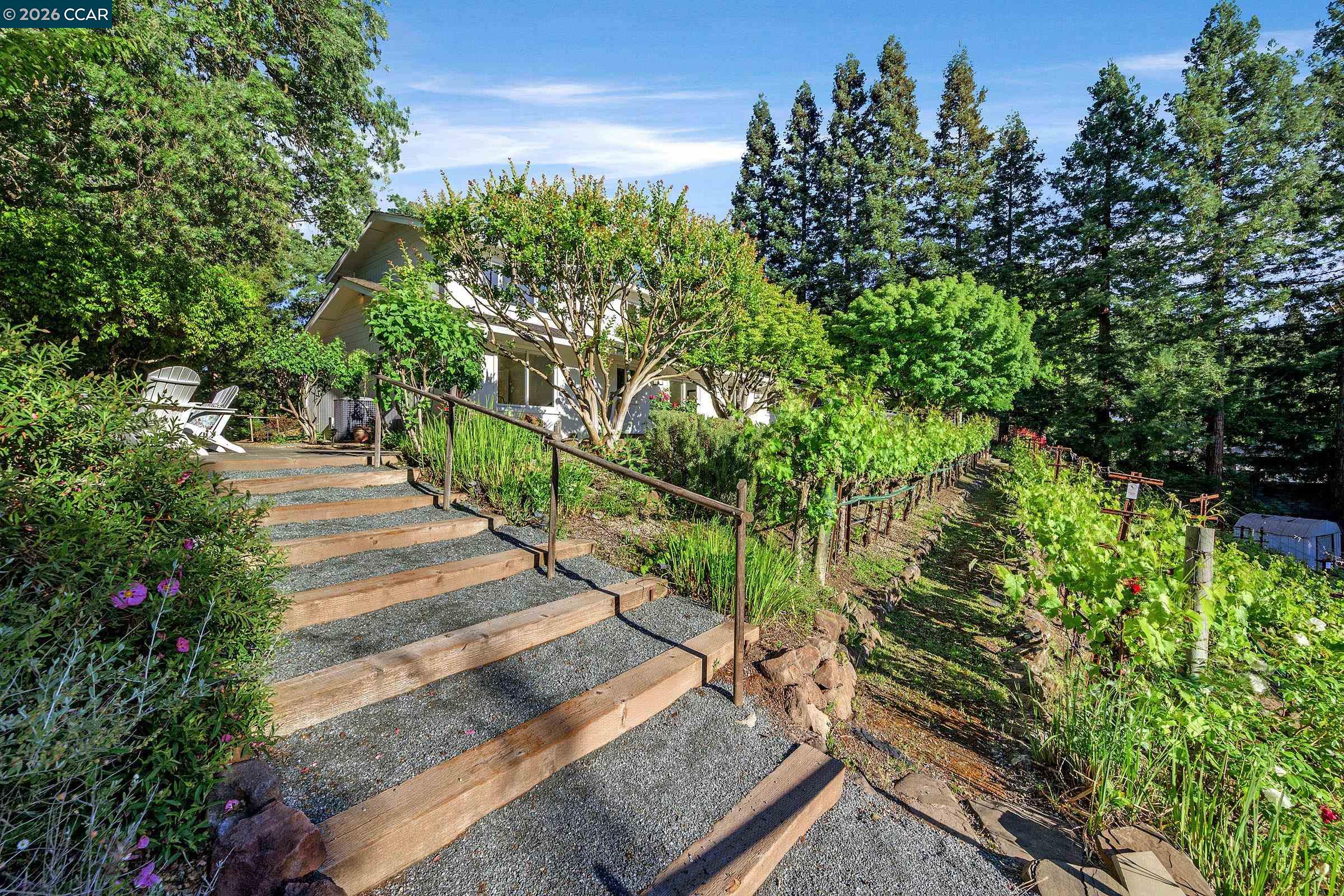 225 Pebble Ct