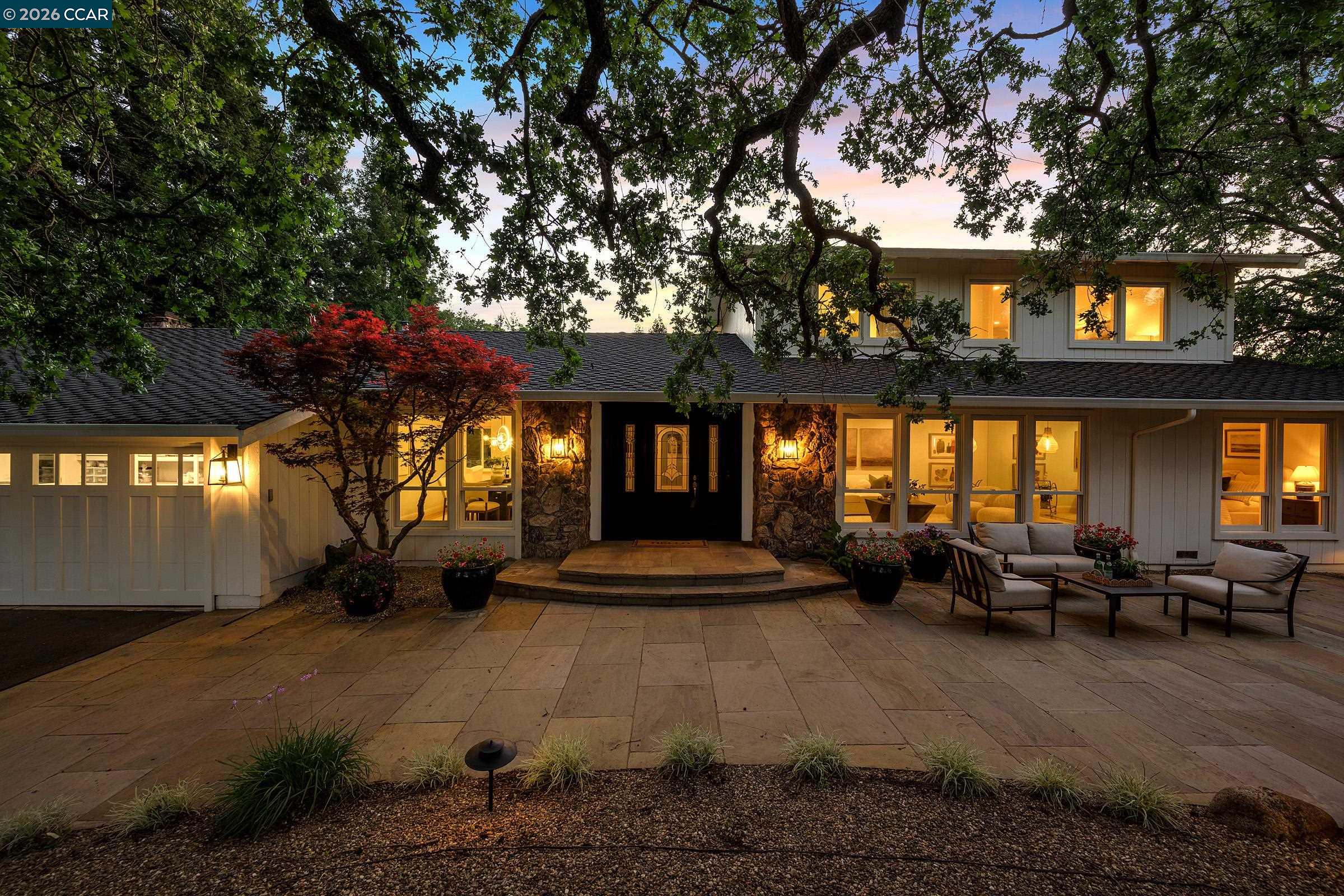 225 Pebble Ct