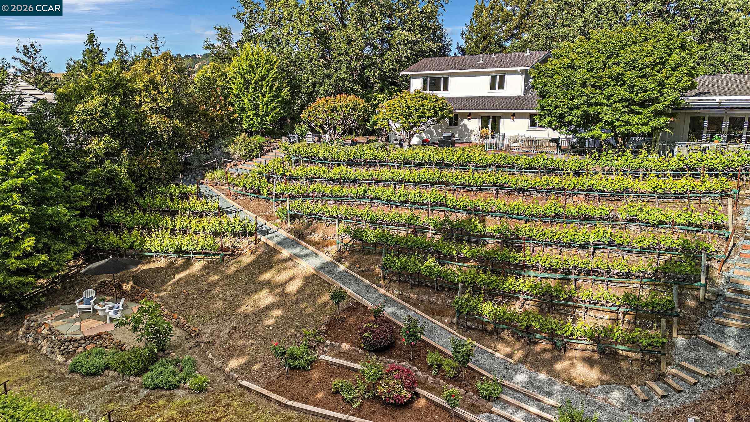 225 Pebble Ct