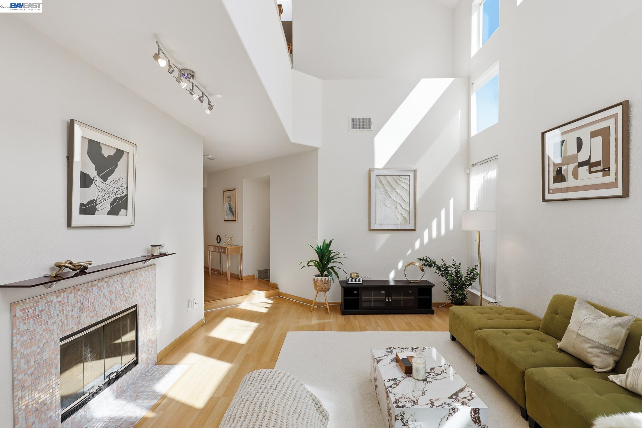 906 Vista Pointe Dr