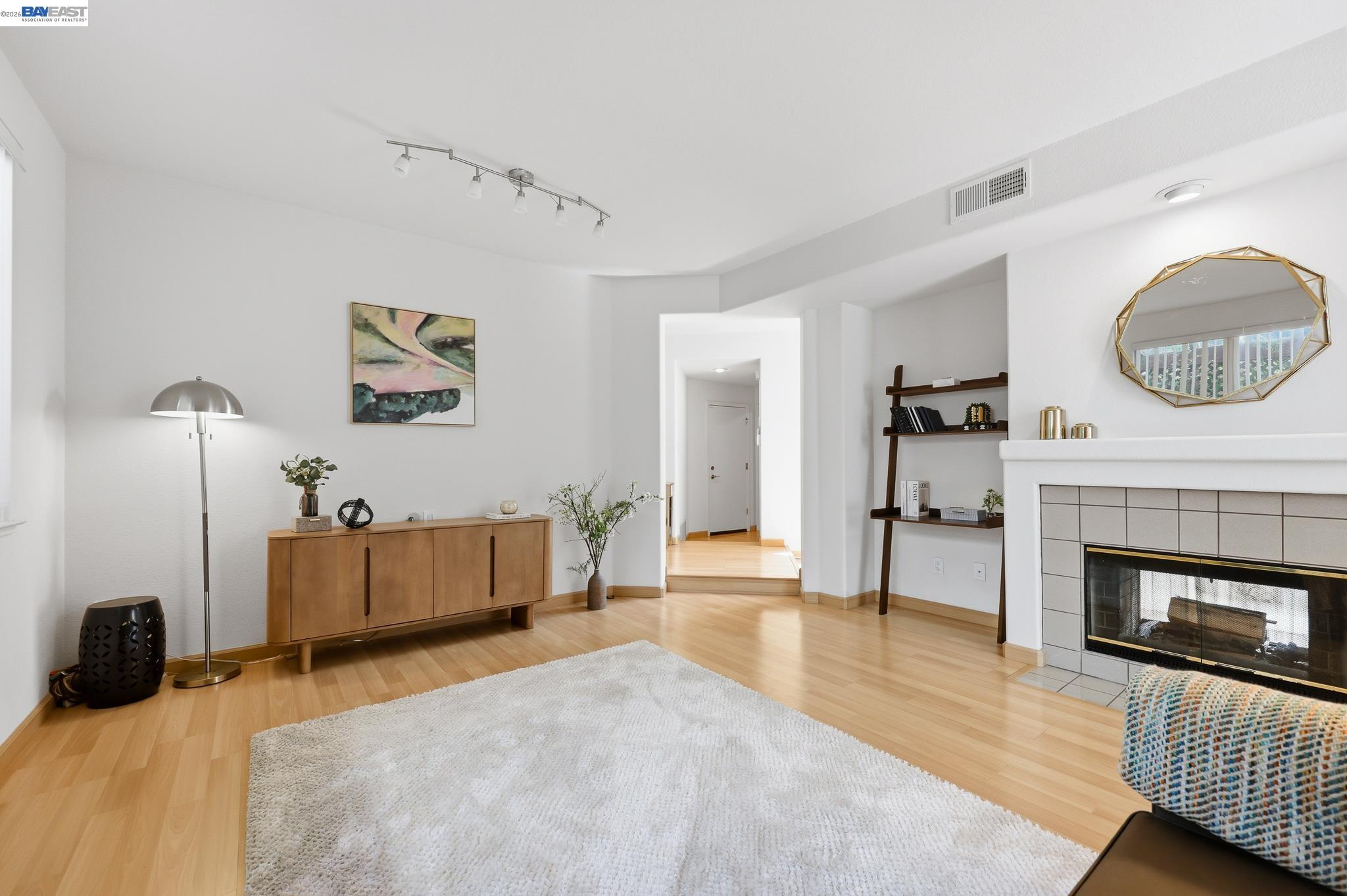 906 Vista Pointe Dr