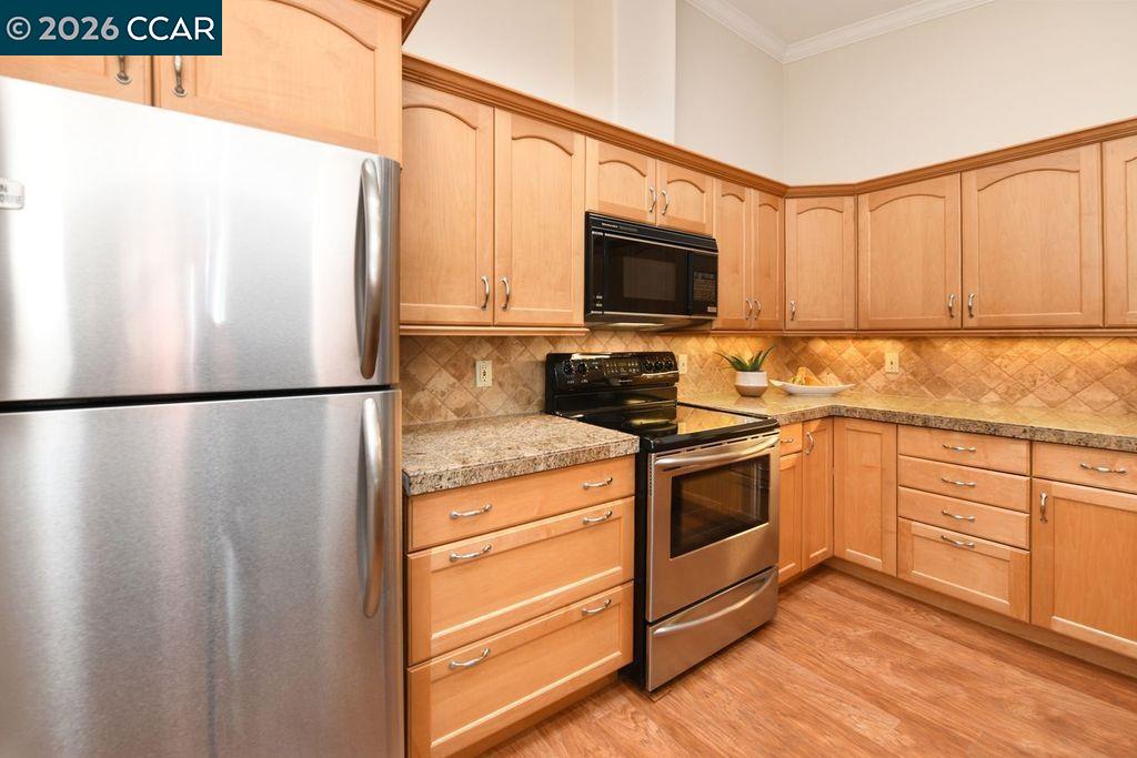 2733 Ptarmigan Dr # 2