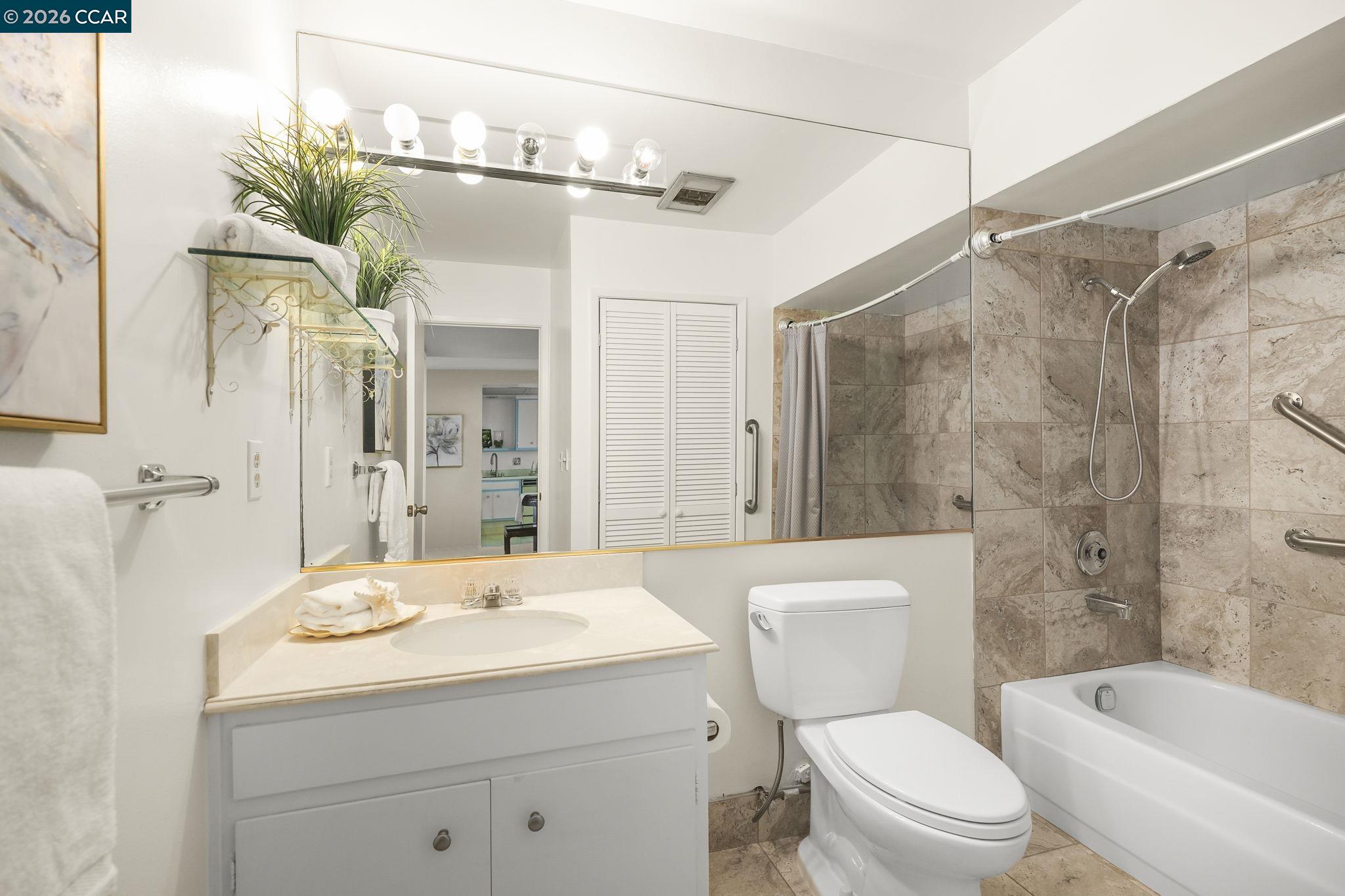 1201 Skycrest Dr # 2