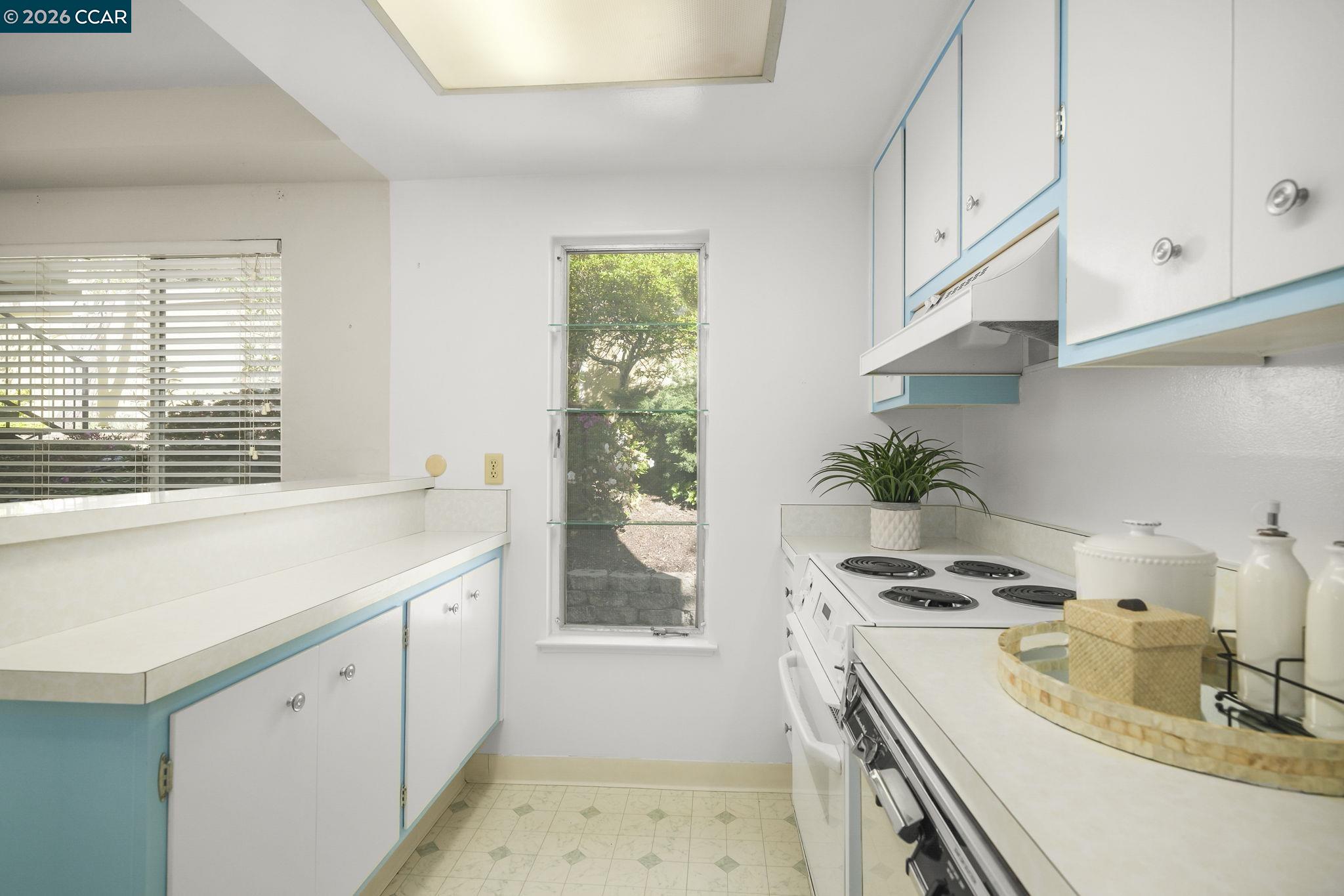 1201 Skycrest Dr # 2