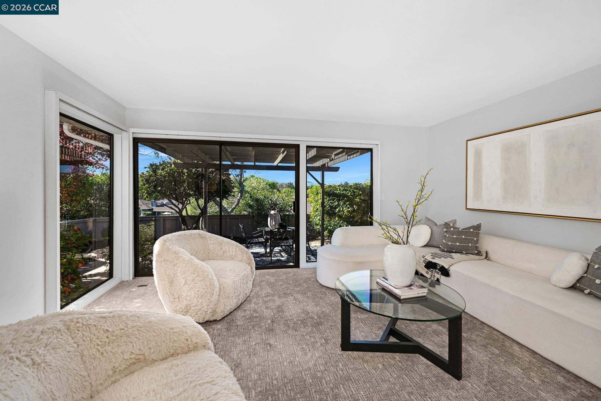 537 ROLLING HILLS LANE