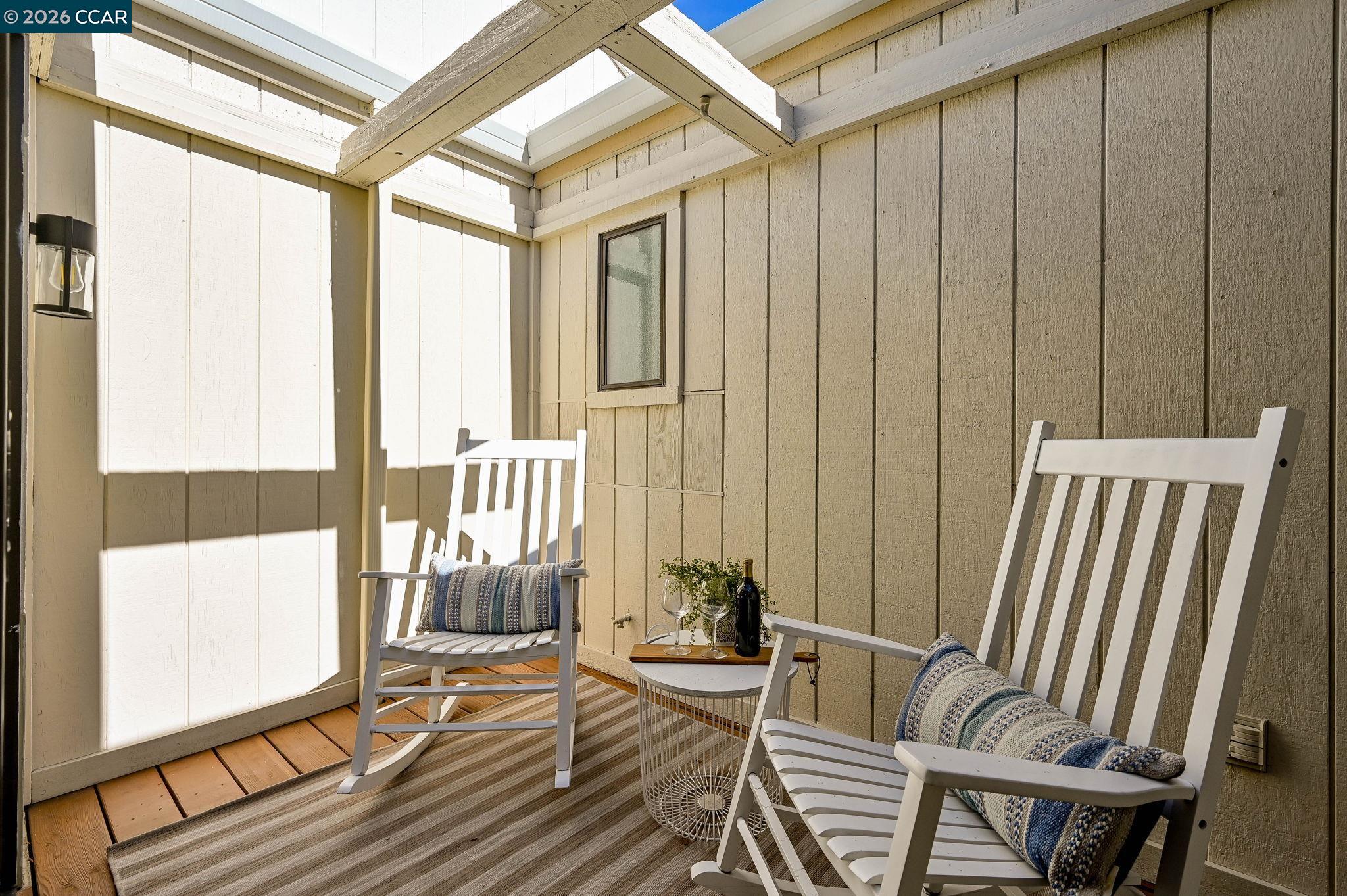 537 ROLLING HILLS LANE