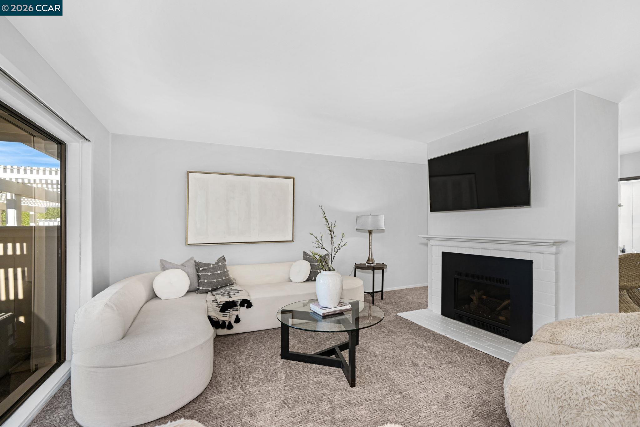 537 ROLLING HILLS LANE