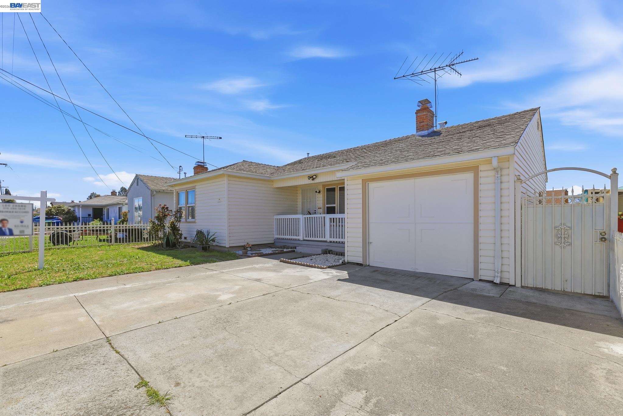 16311 Ria Dr