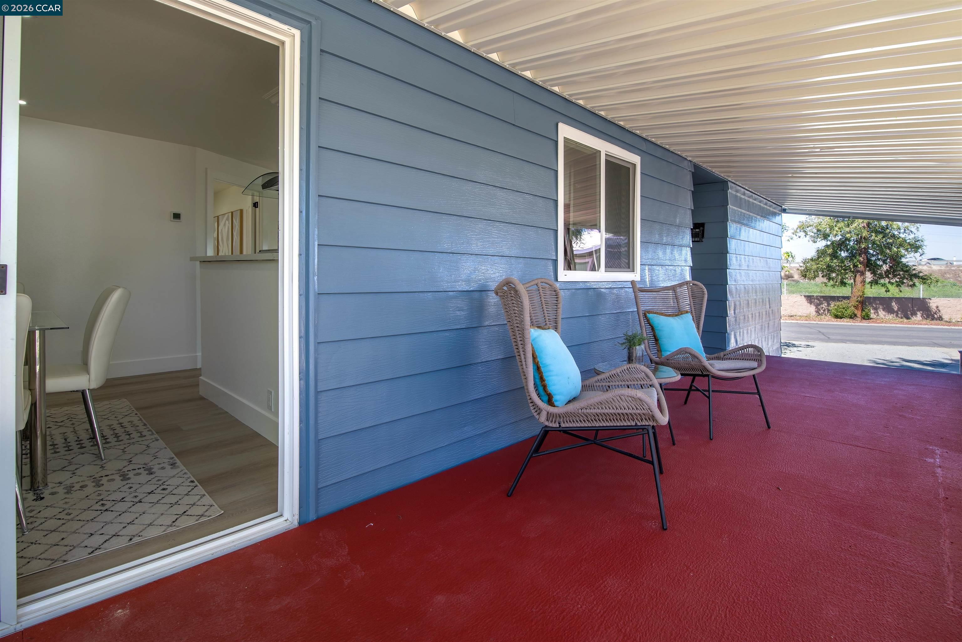 301 Avendia Flores