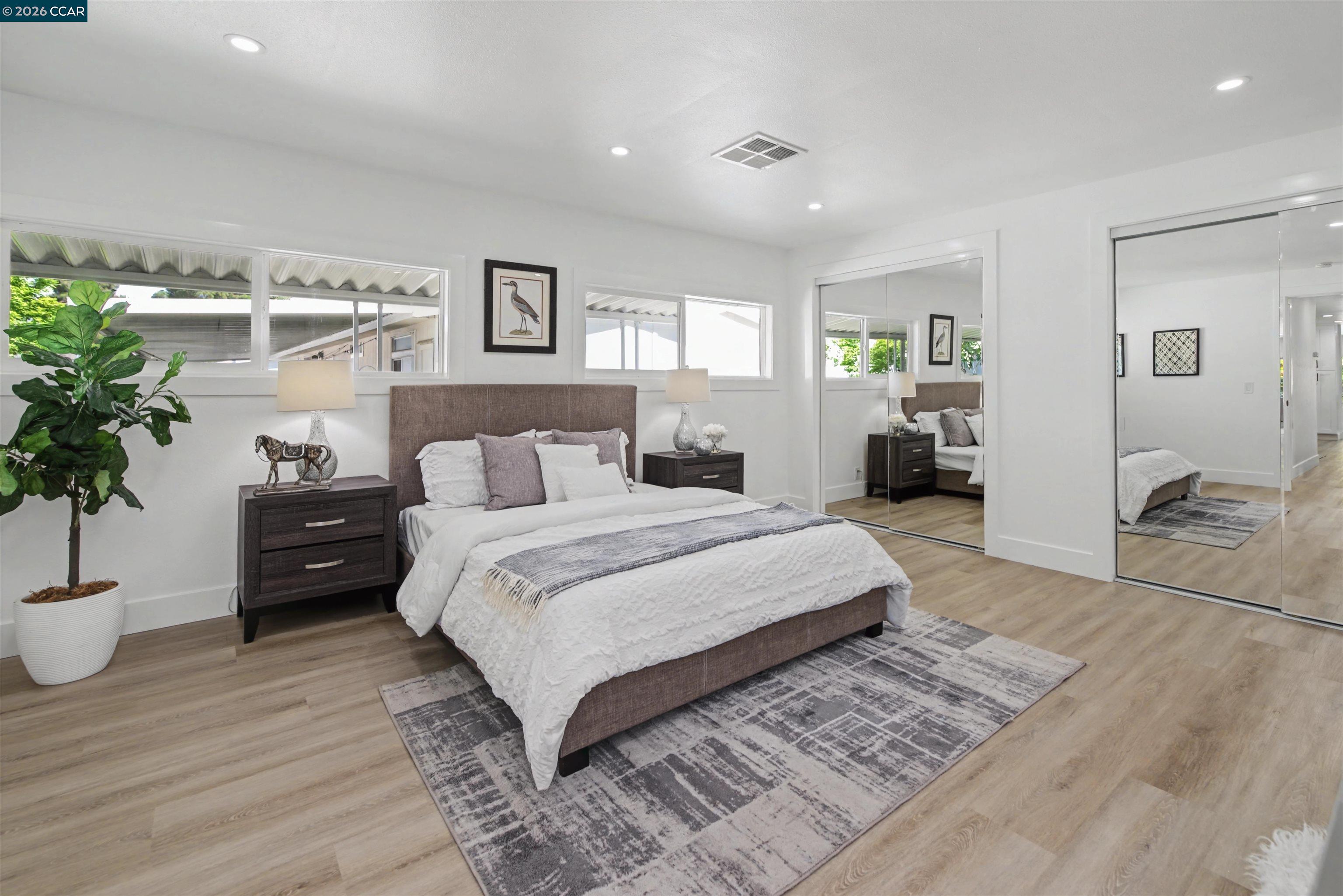301 Avendia Flores