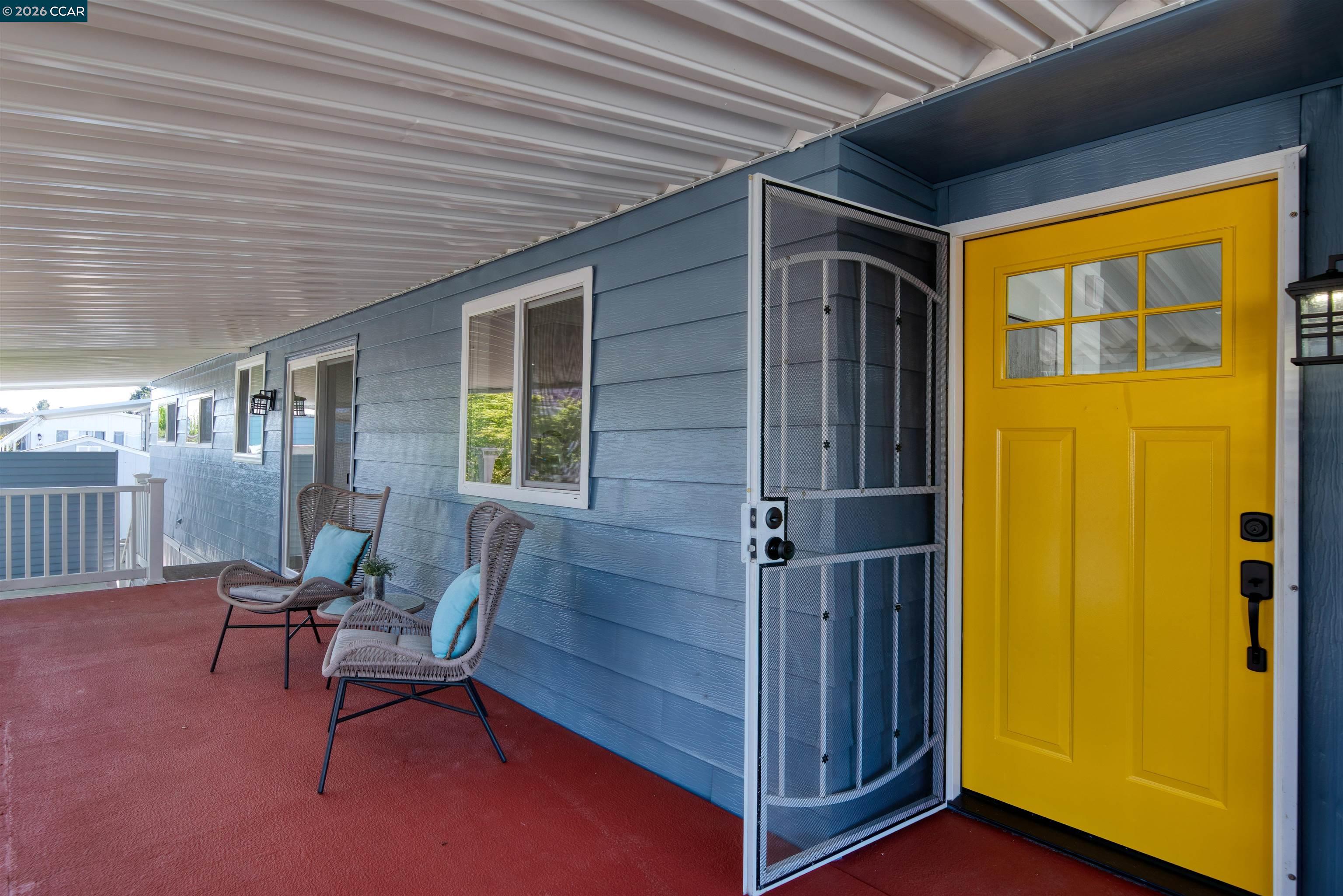301 Avendia Flores