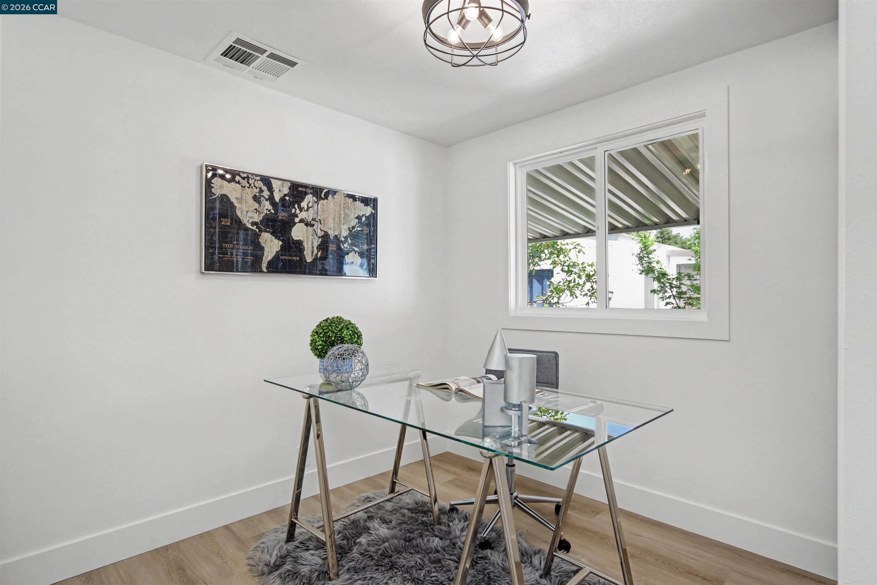 301 Avendia Flores
