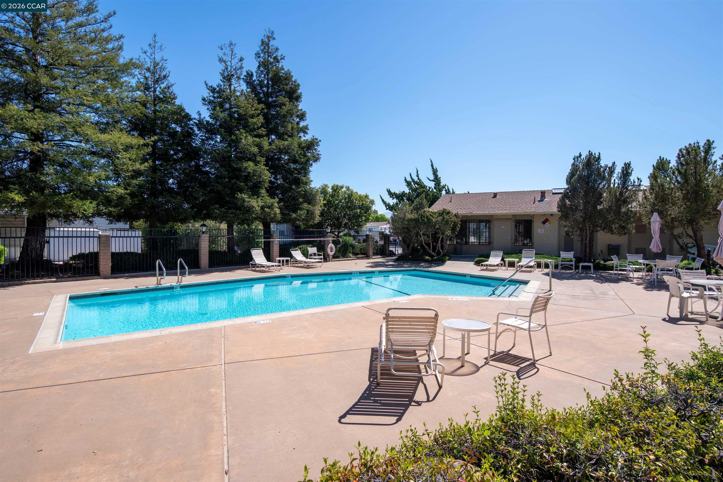 301 Avendia Flores