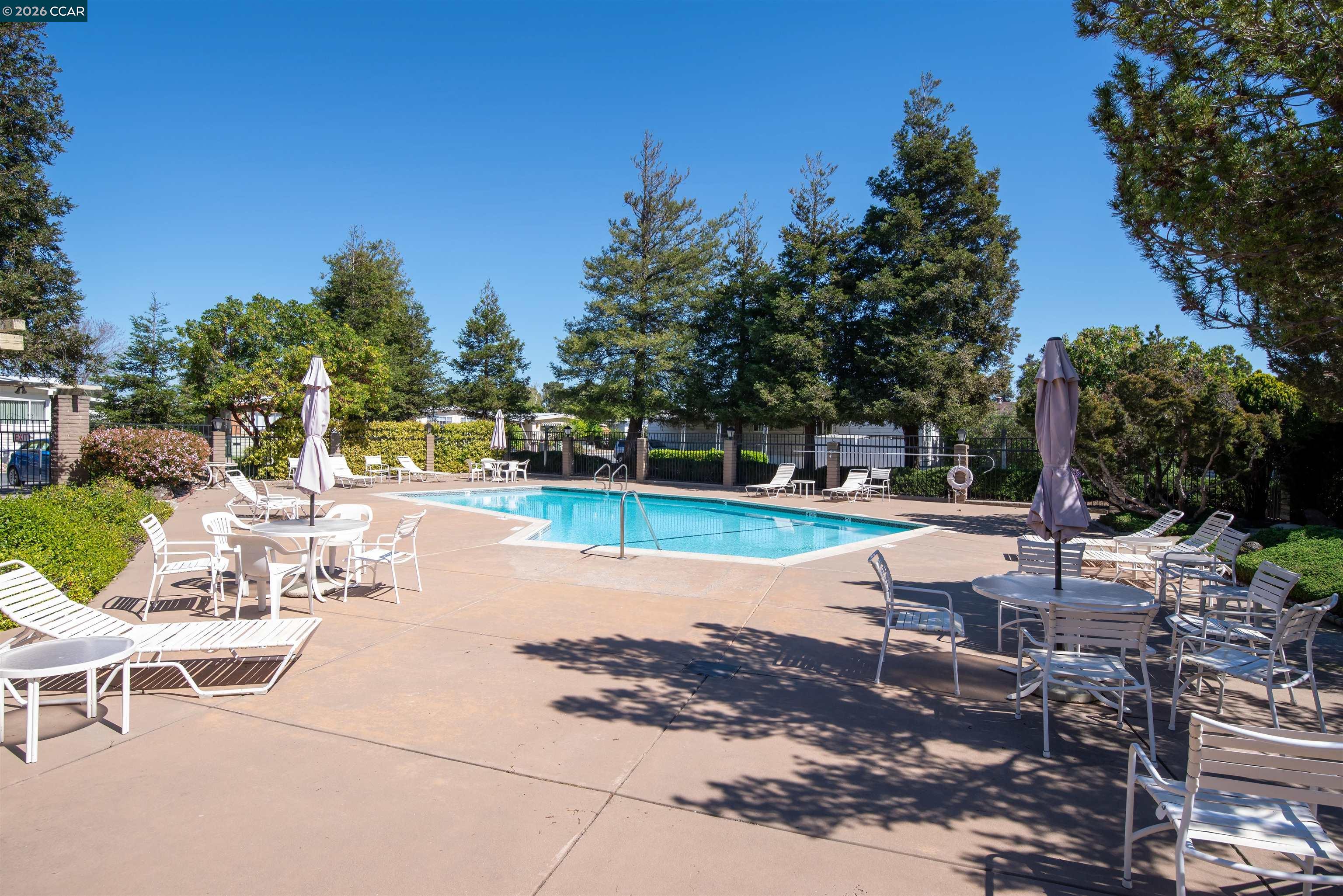 301 Avendia Flores