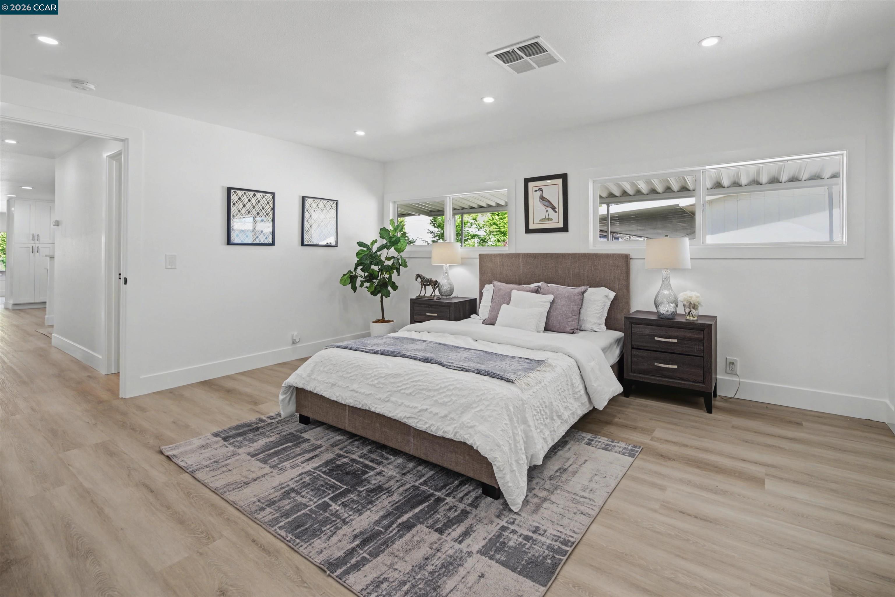 301 Avendia Flores