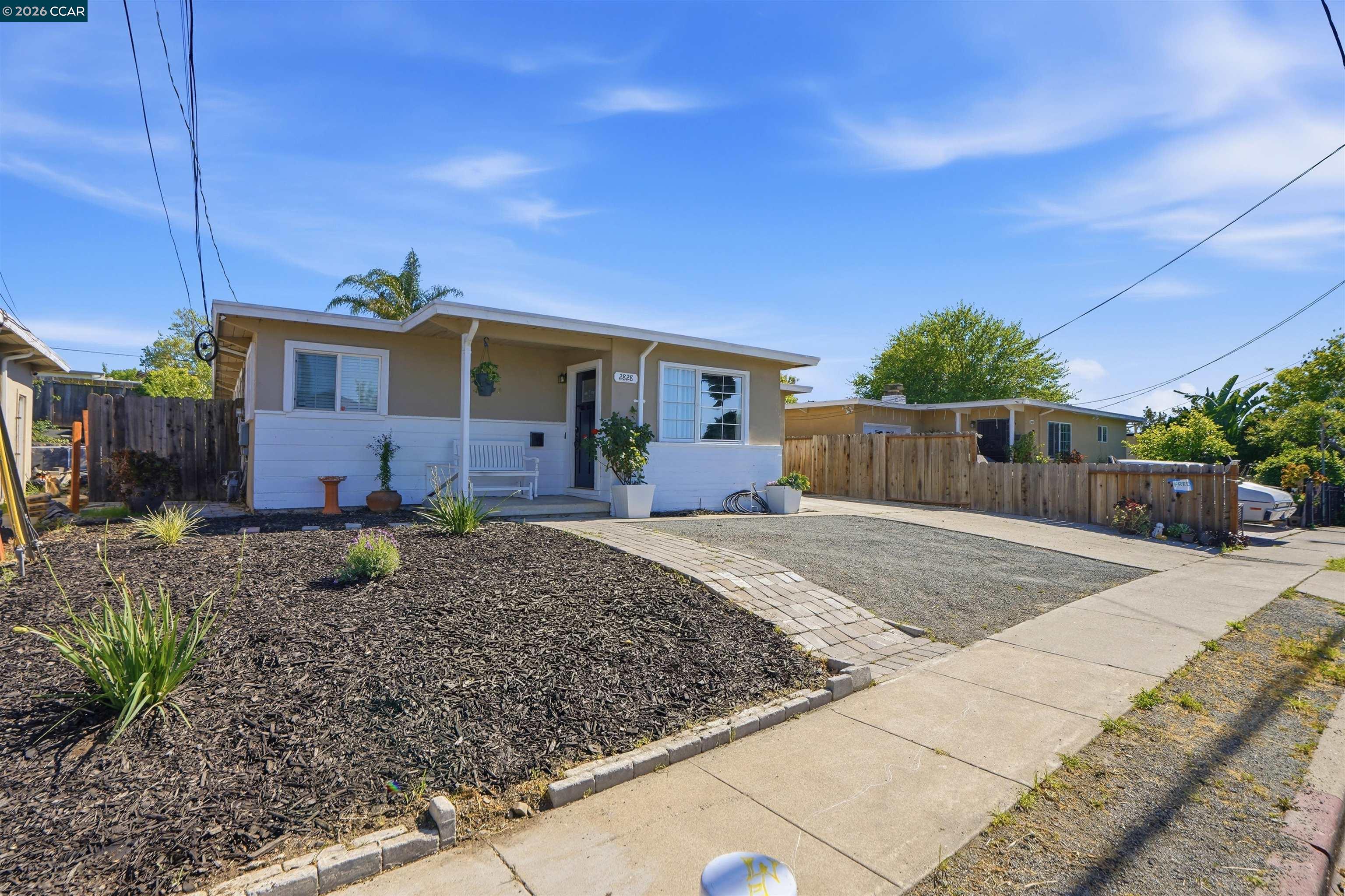 2828 Hilltop