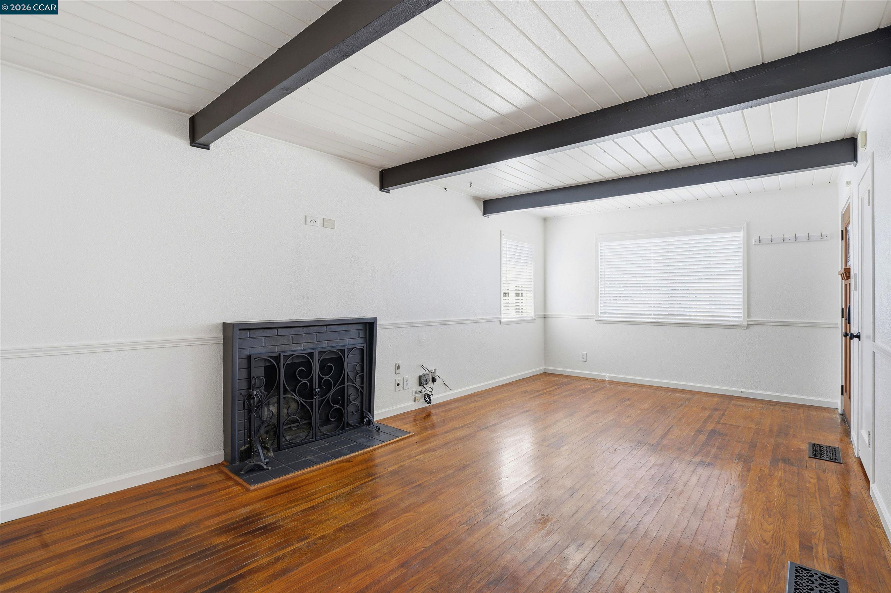 2828 Hilltop