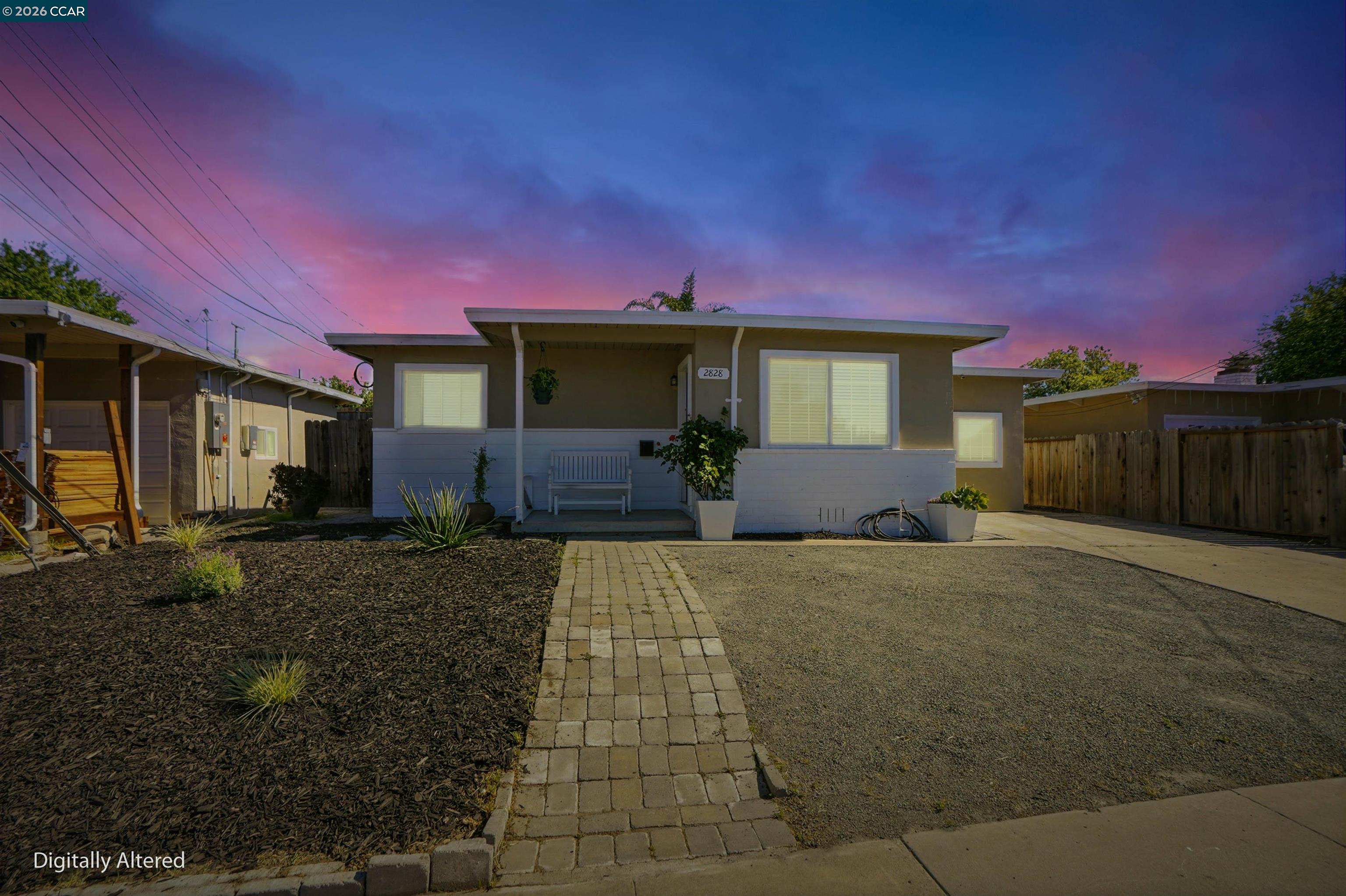 2828 Hilltop