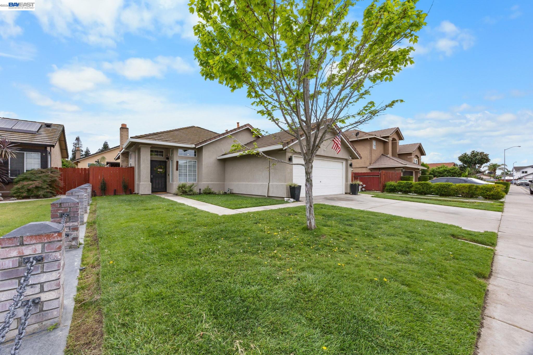 502 Chablis Way