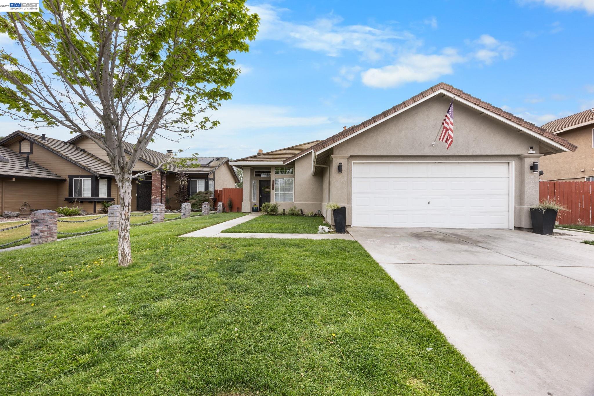 502 Chablis Way
