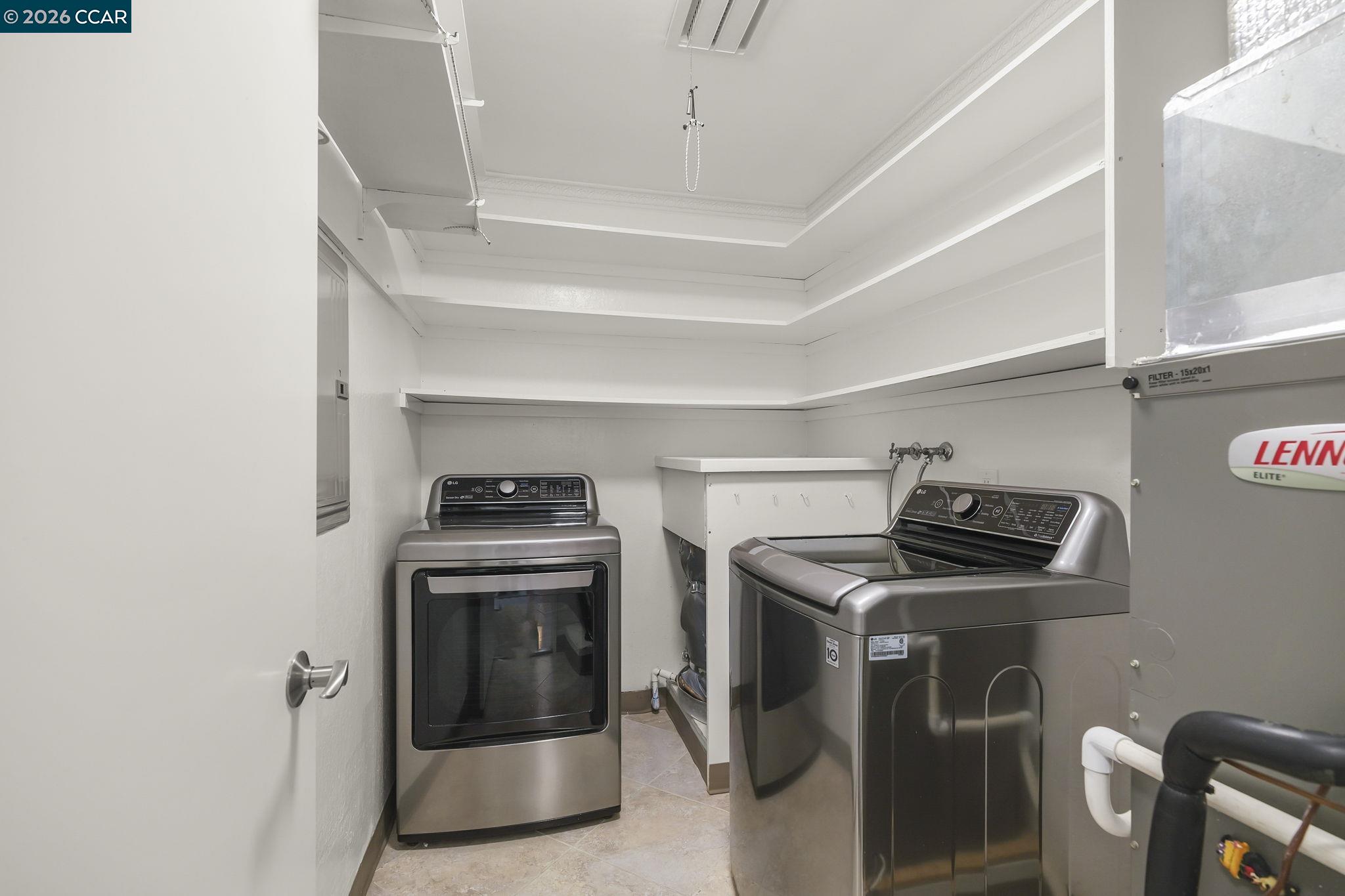 3386 Rossmoor Pkwy # 6