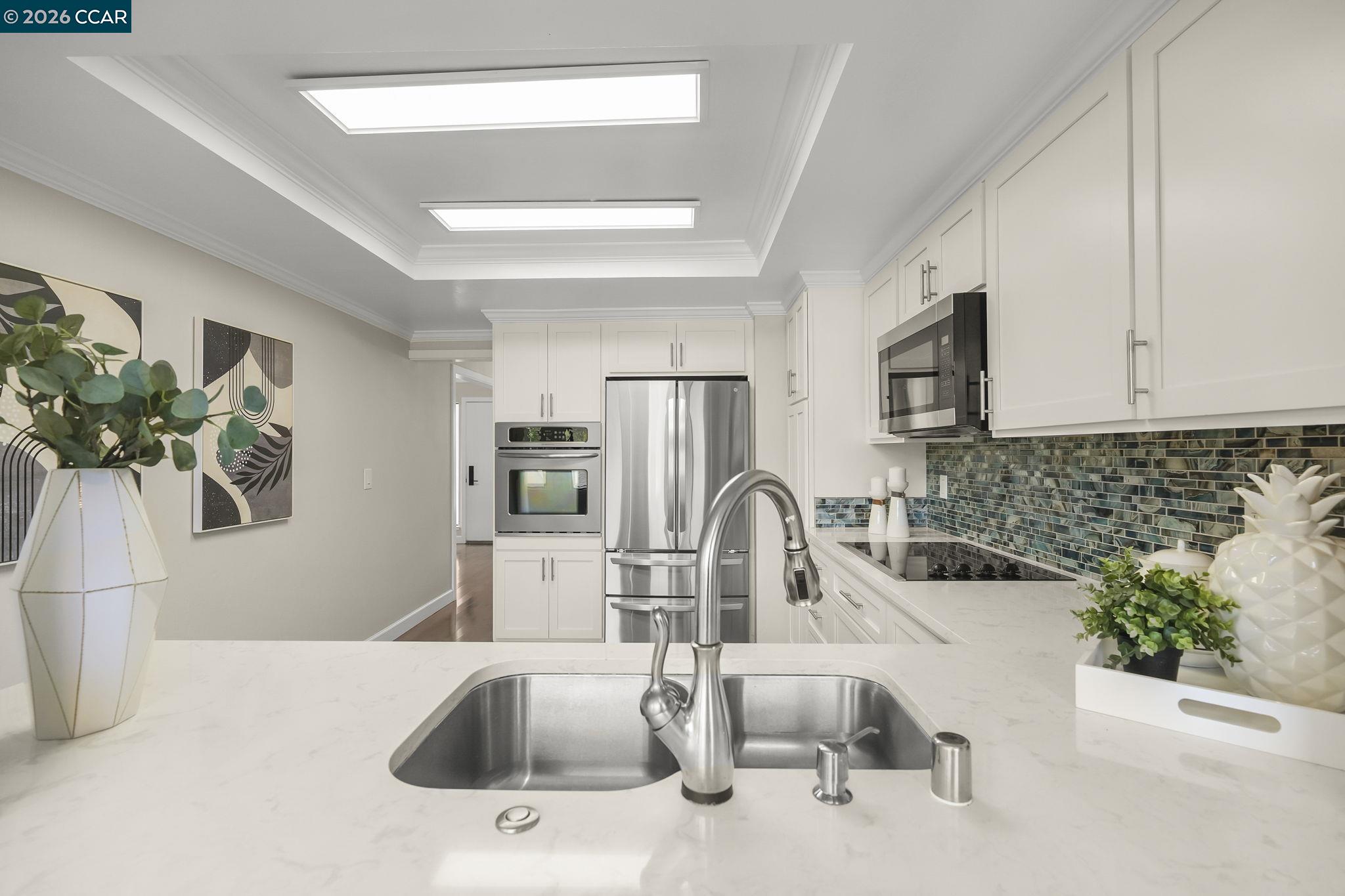 3386 Rossmoor Pkwy # 6