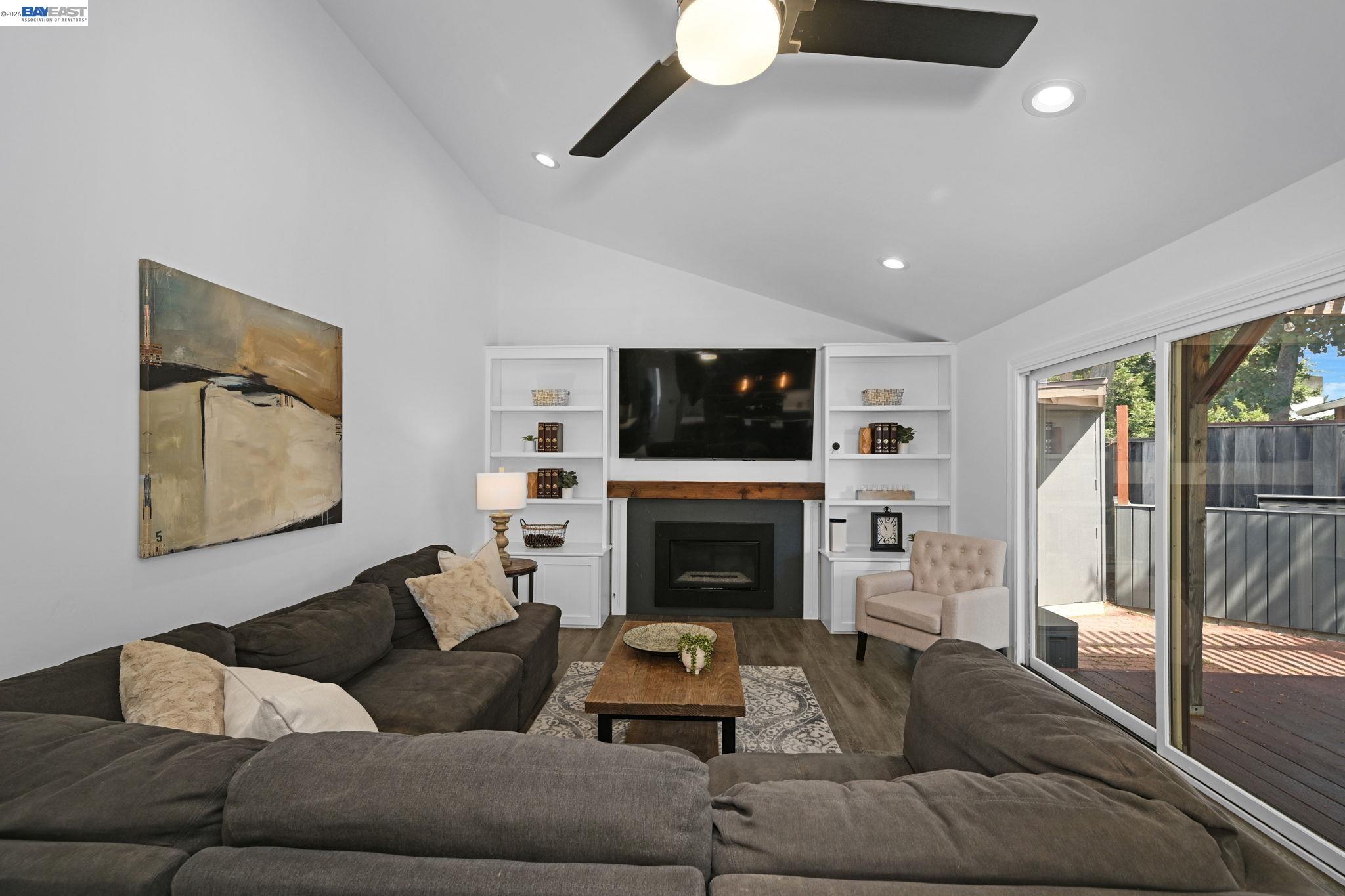 491 Santander Dr