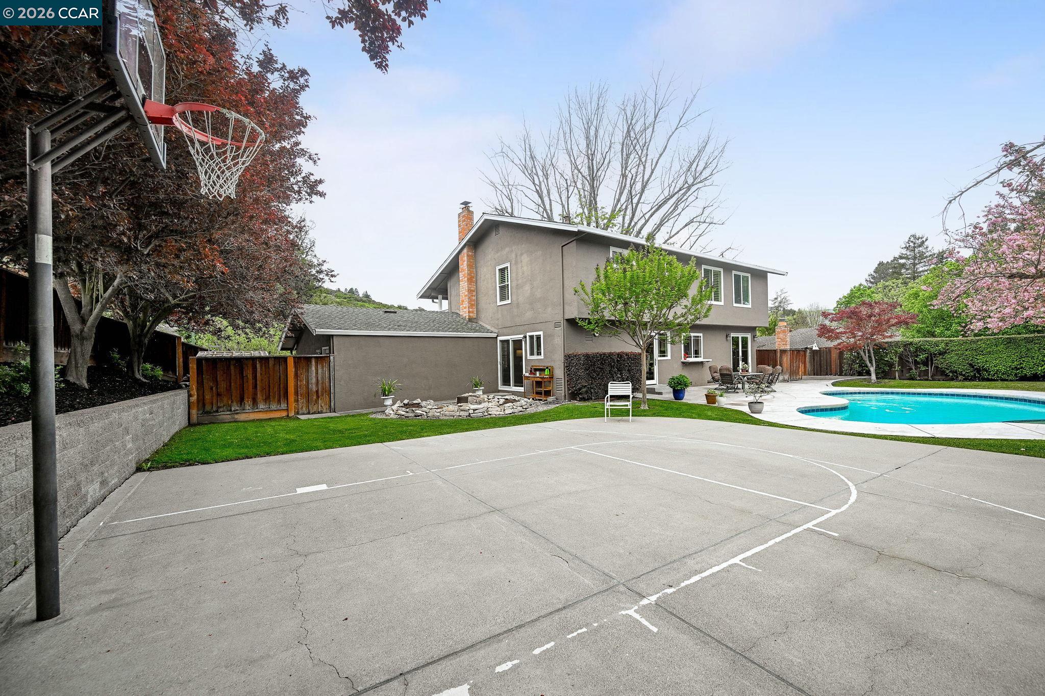 11 Ambleside Ct