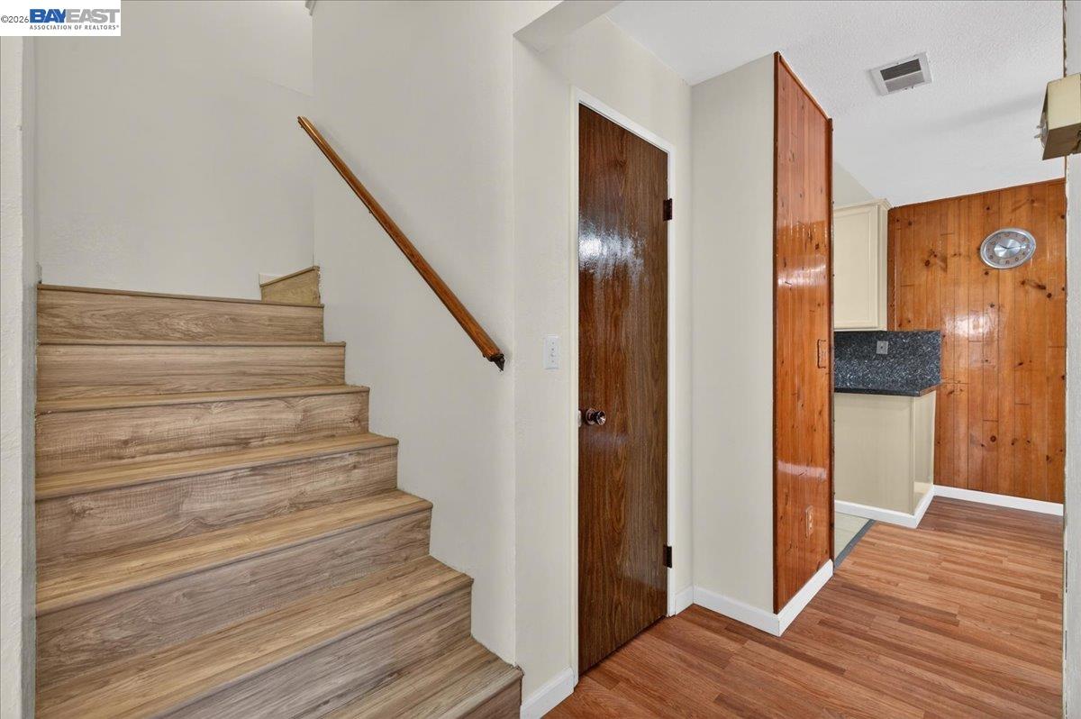 8373 Locust Pl