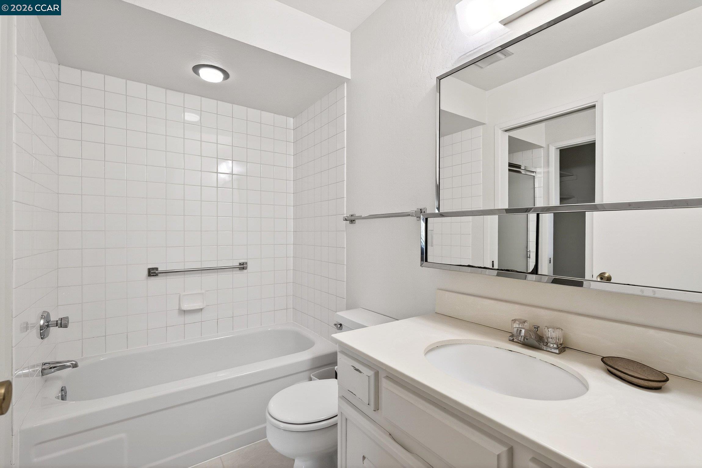 1621 Ptarmigan Dr. # 2A