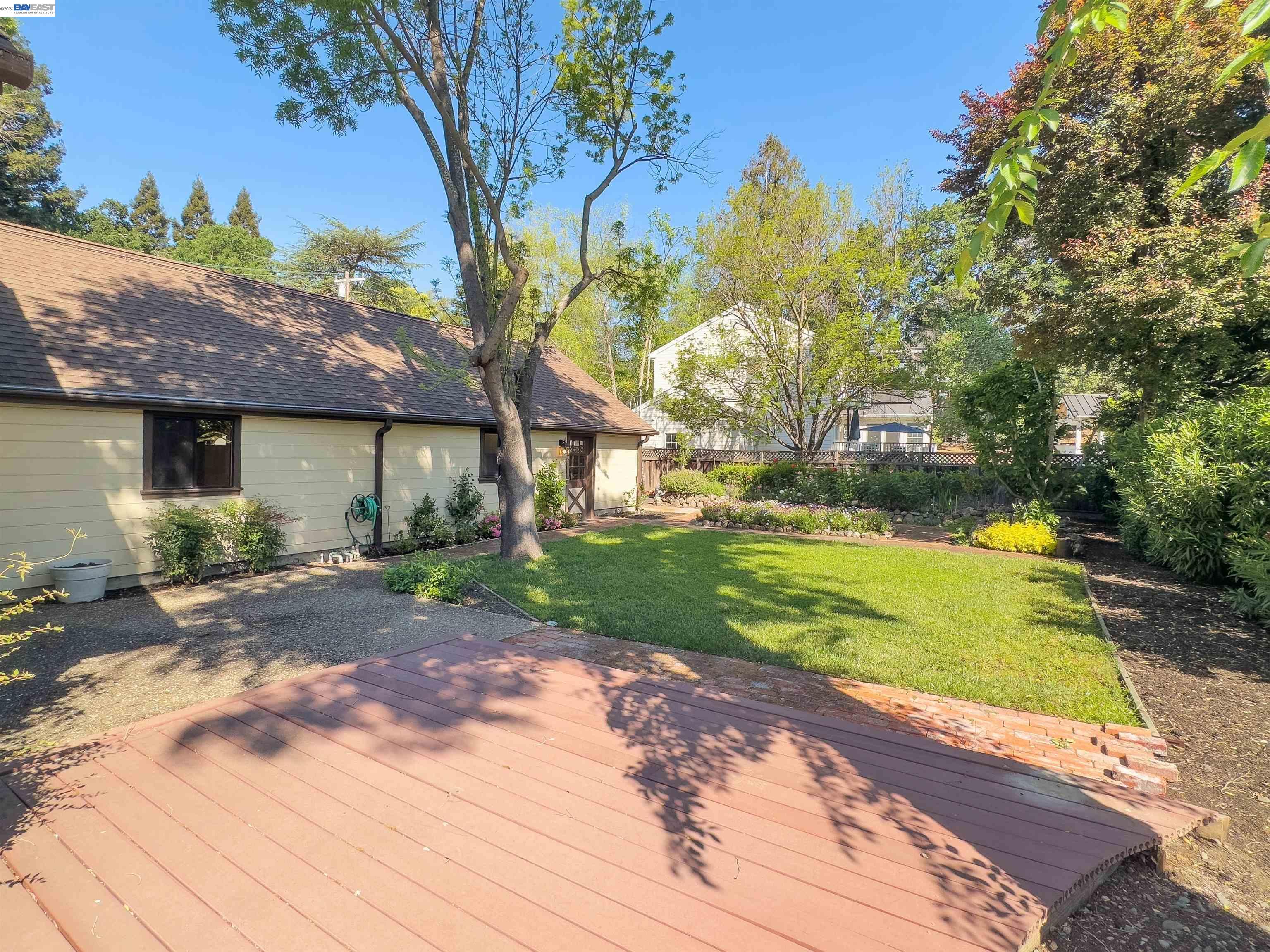 1002 El Curtola Blvd