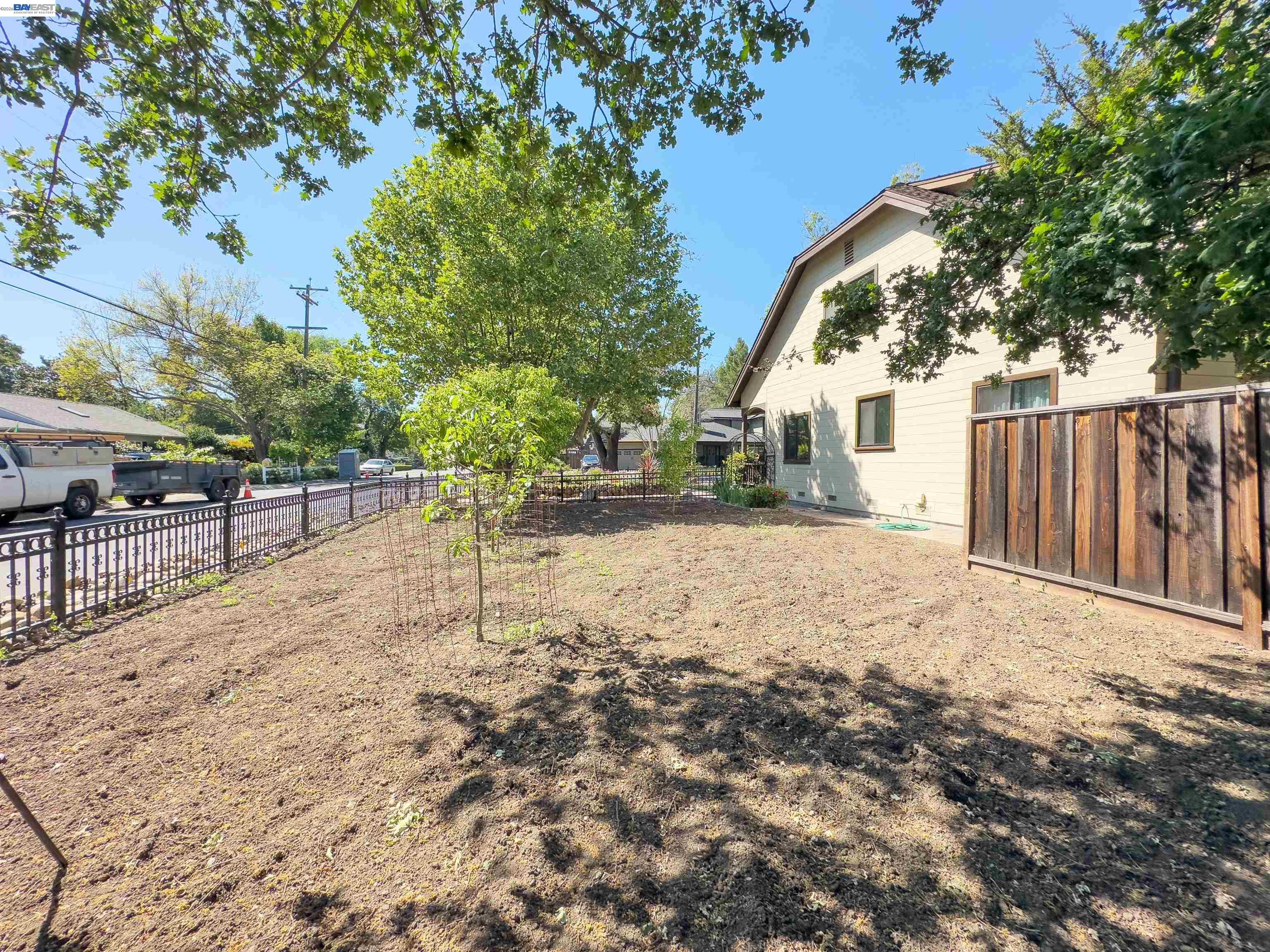 1002 El Curtola Blvd