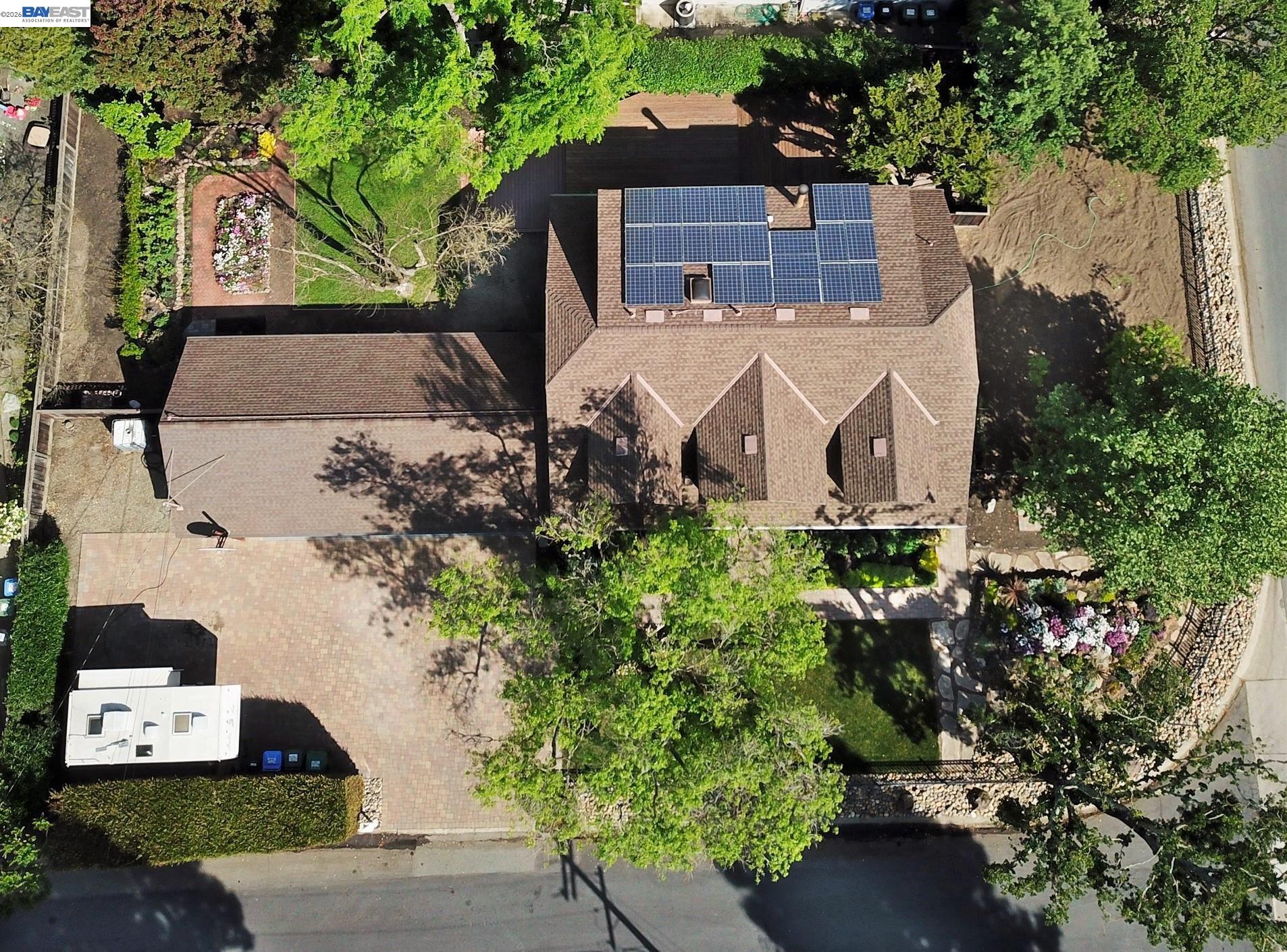 1002 El Curtola Blvd