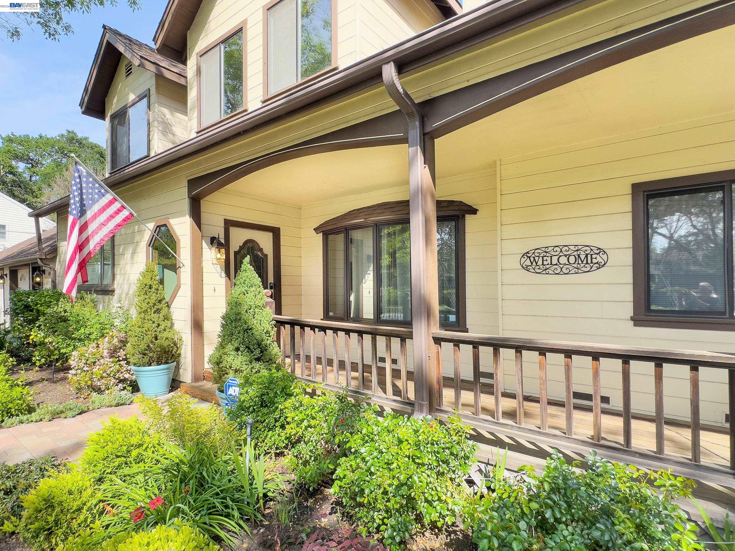 1002 El Curtola Blvd