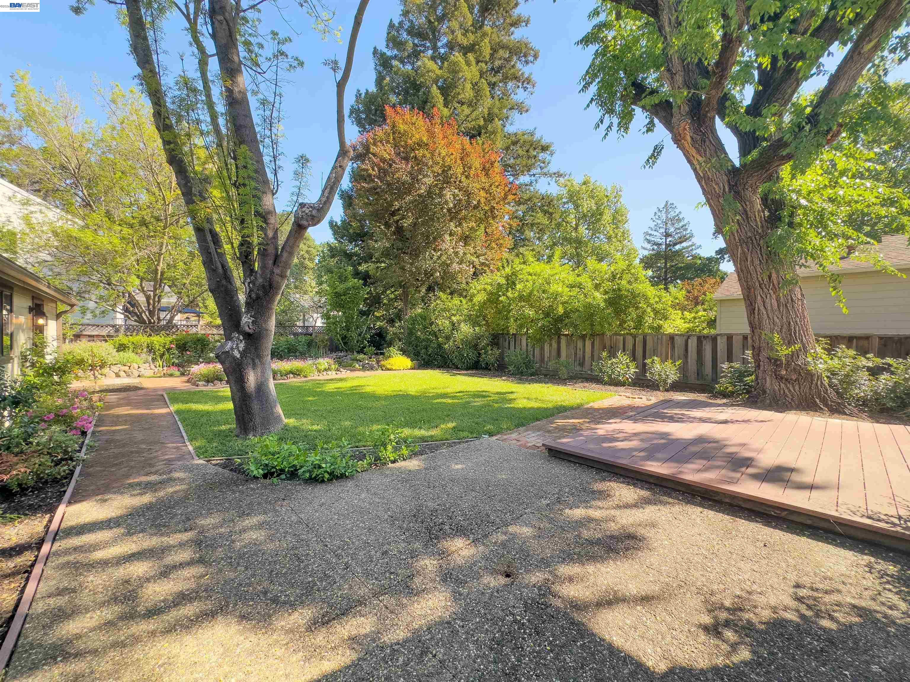 1002 El Curtola Blvd