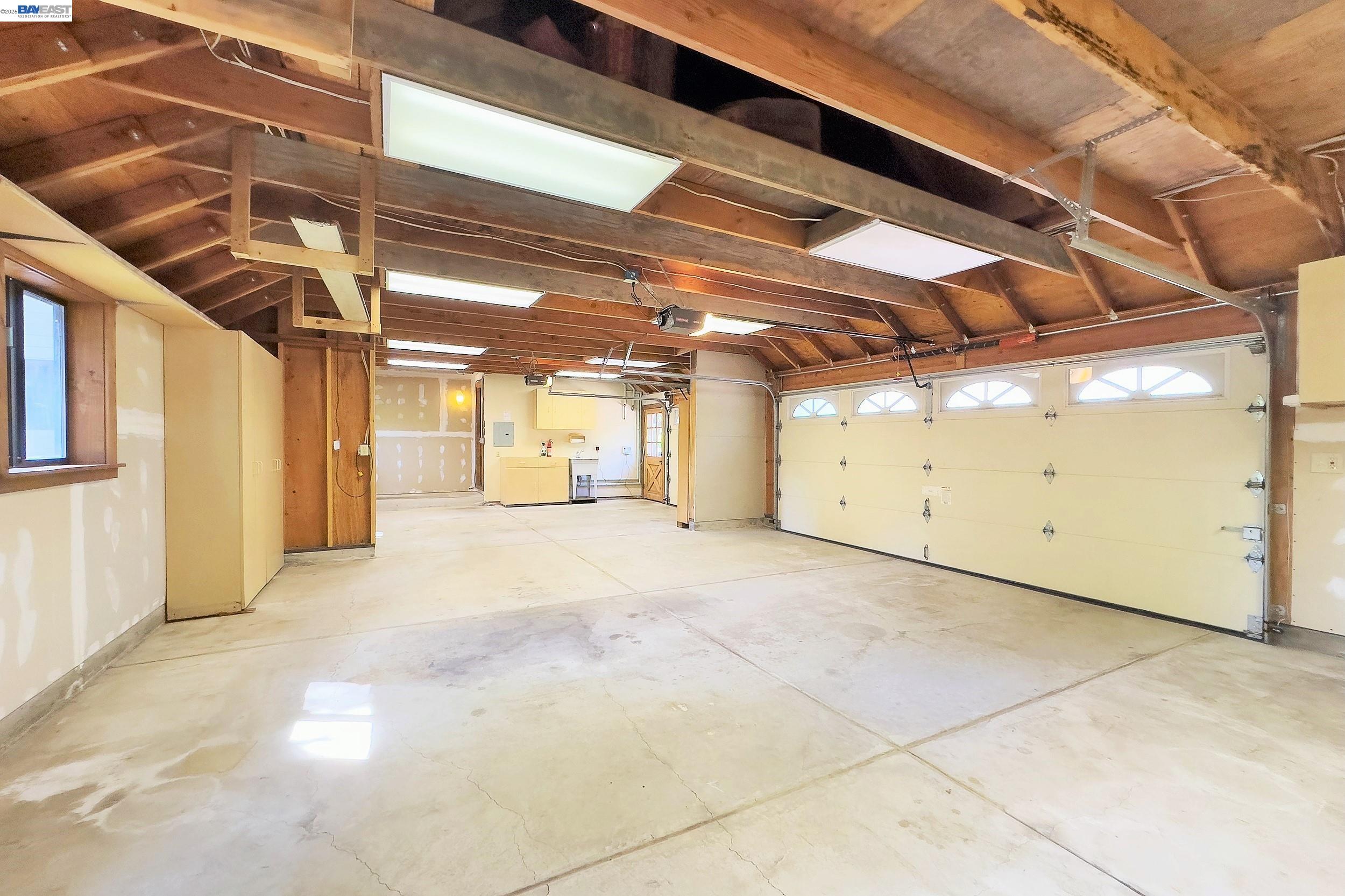 1002 El Curtola Blvd